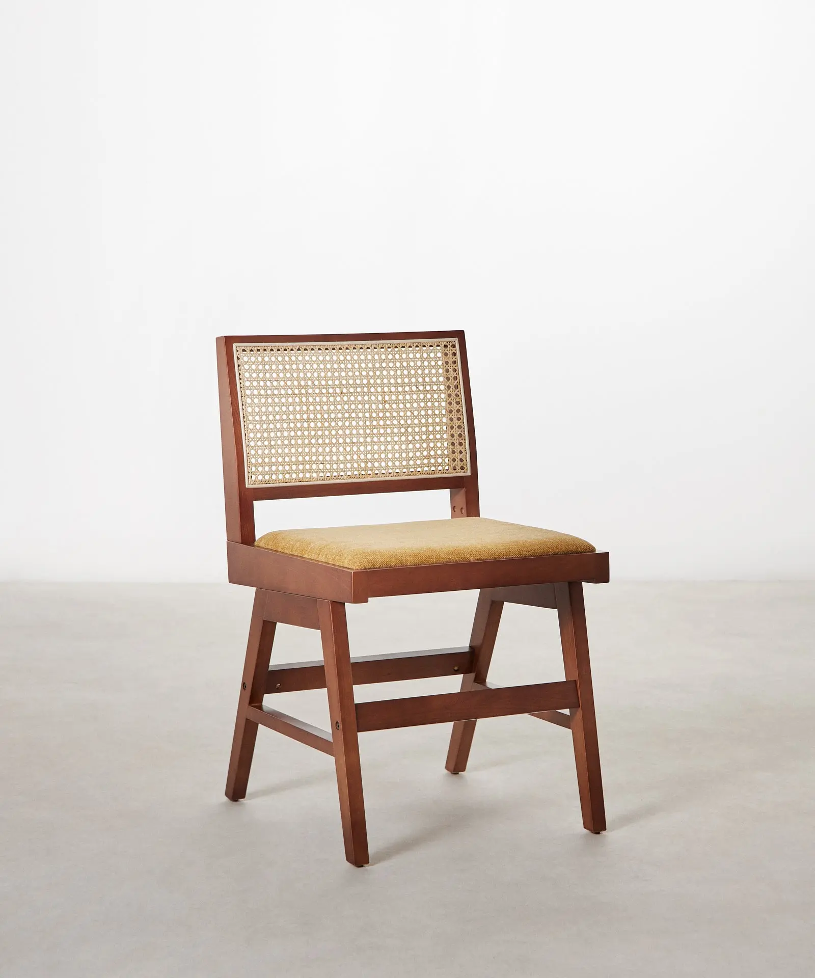 Silla de Comedor en Madera Tapizada Pauline