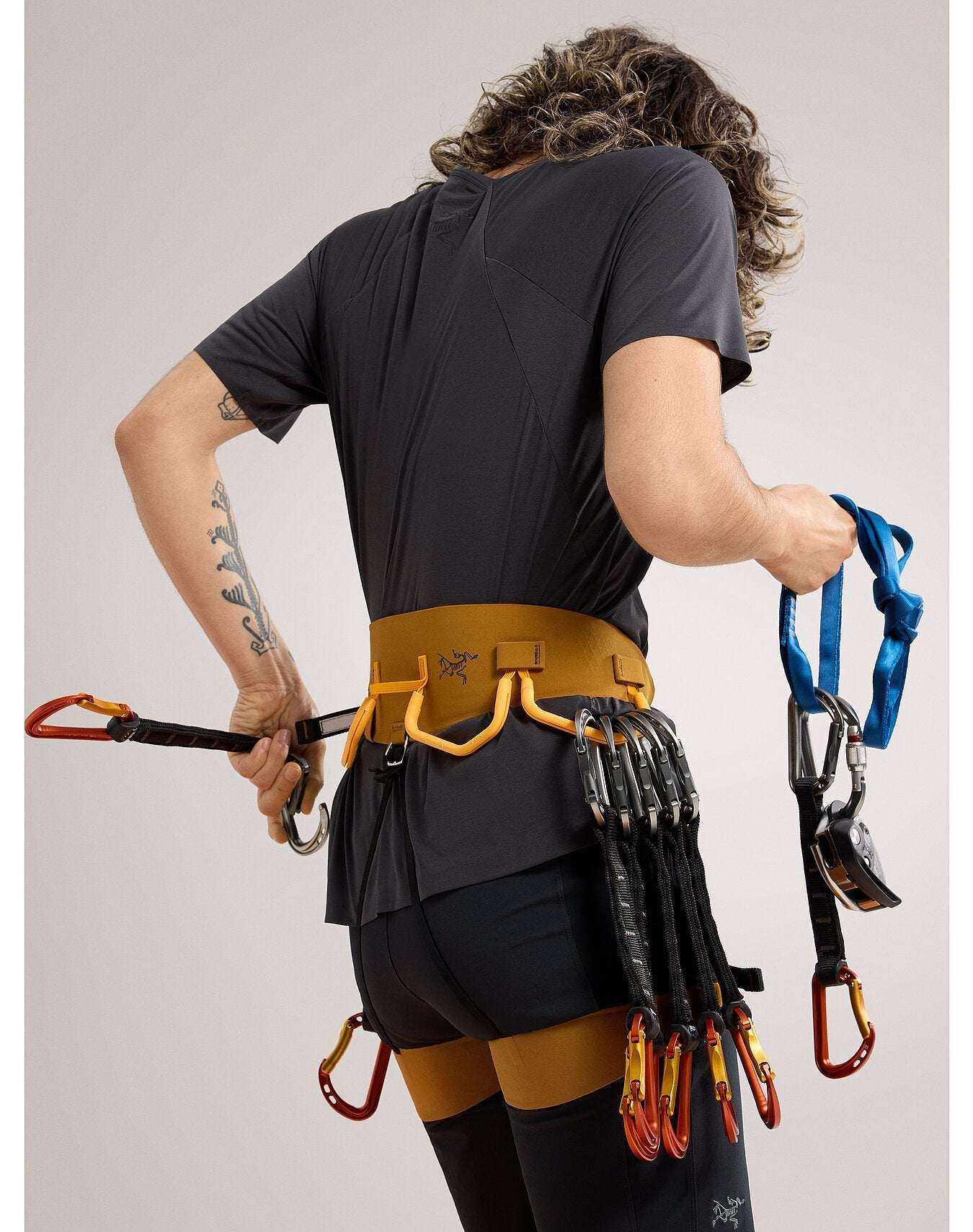 AR-385A Harness Women's