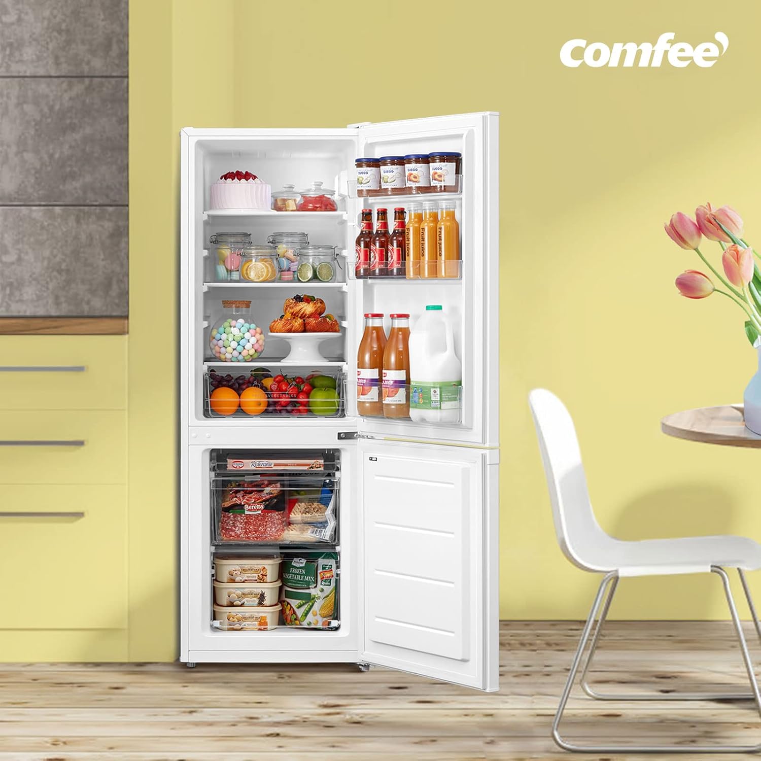 Comfee RCB169DK2(E) Fridge/Freezer Combination, 150 cm Height, Low Frost, Adjustable Fridge Temperature, LED Light, 195 kWh per Year, Fridge Capacity 115 L, 59 L Freezer, Black
