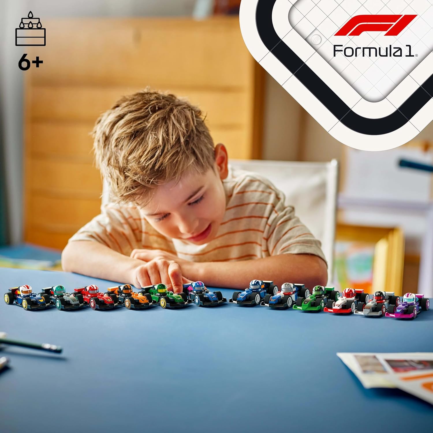 LEGO F1 Racingbilar att samla på sig Byggset med fordon för barn, Byggset med coola bilmodeller, Rolig present till pojkar och flickor från 6 år som gillar kreativ lek 71049