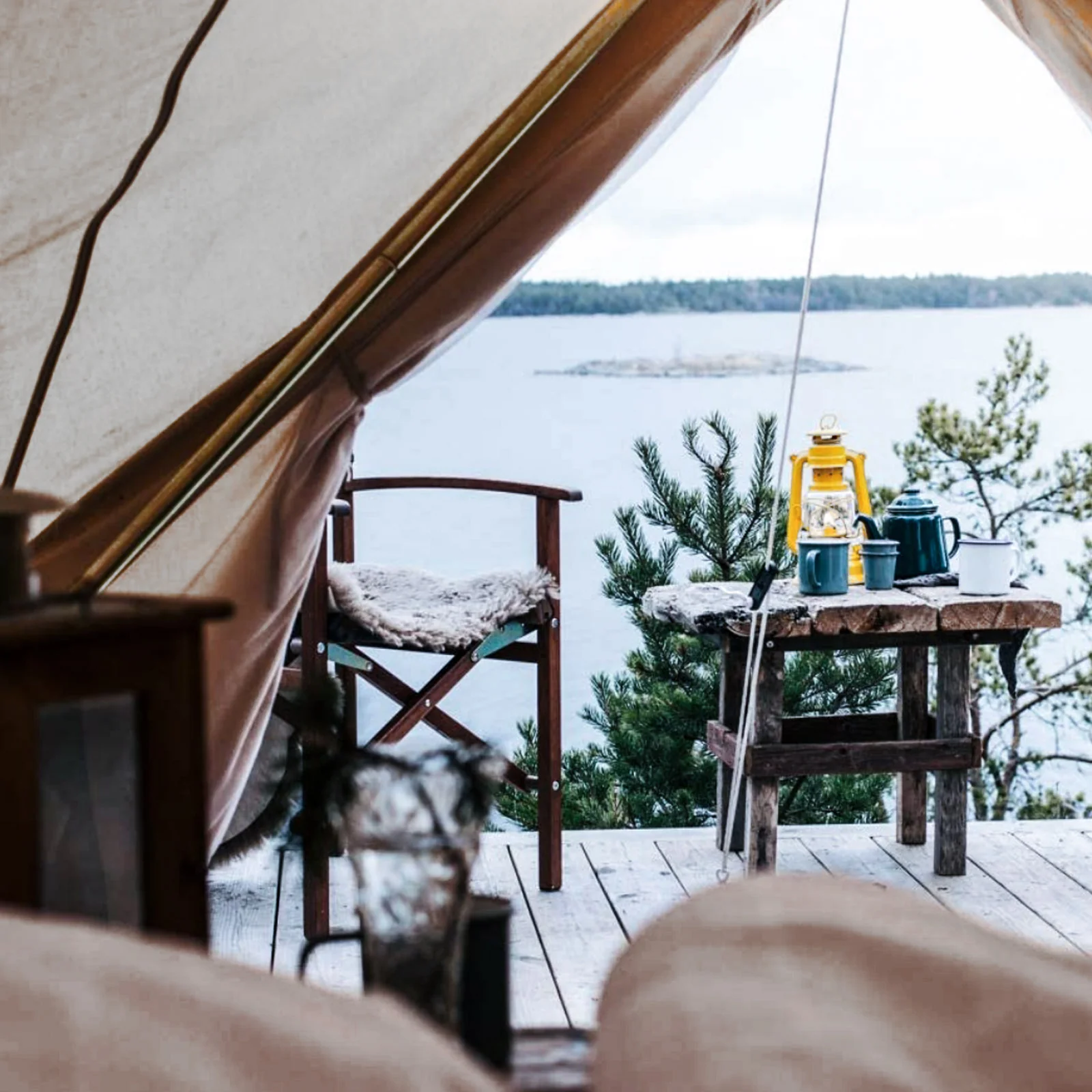 2025 KingCamp Khan 400 C – Tienda muy espaciosa para hasta 6 personas con forma clásica redonda de tipi, que aporta un encanto especial de glamping
