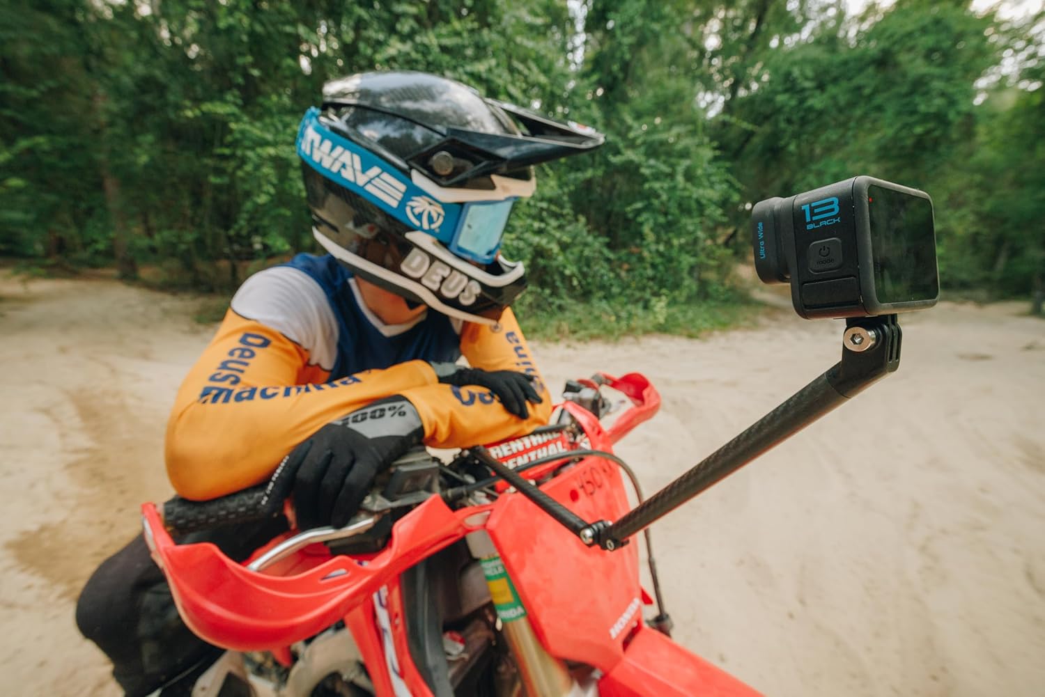 GoPro HERO13 Black - Cámara de acción Resistente al Agua con vídeo 5.3K60, fotografía de 27 MP + compatibilidad con Lentes Serie HB