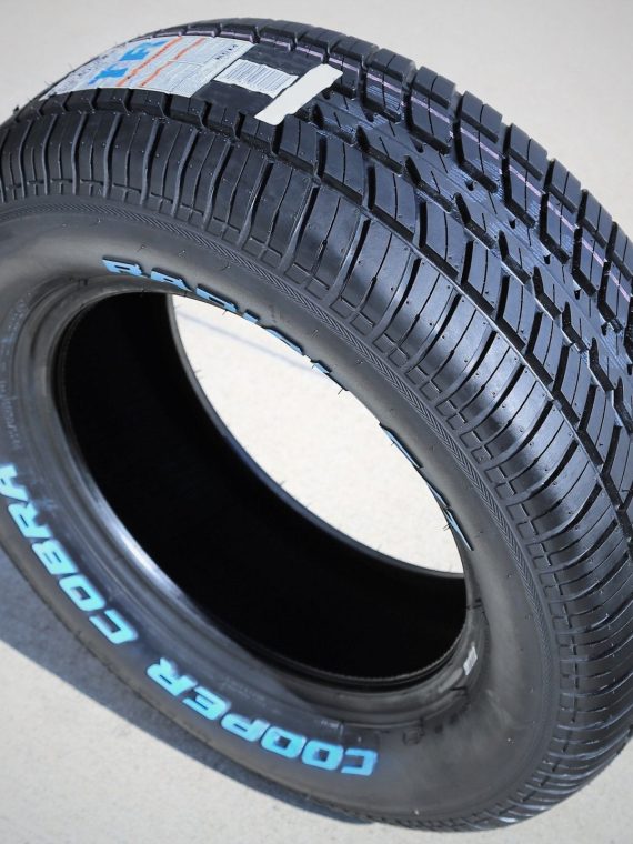 2024 Tire Cooper Cobra Radial G/T 225/70R15 100T (RWL) A/S All Season
