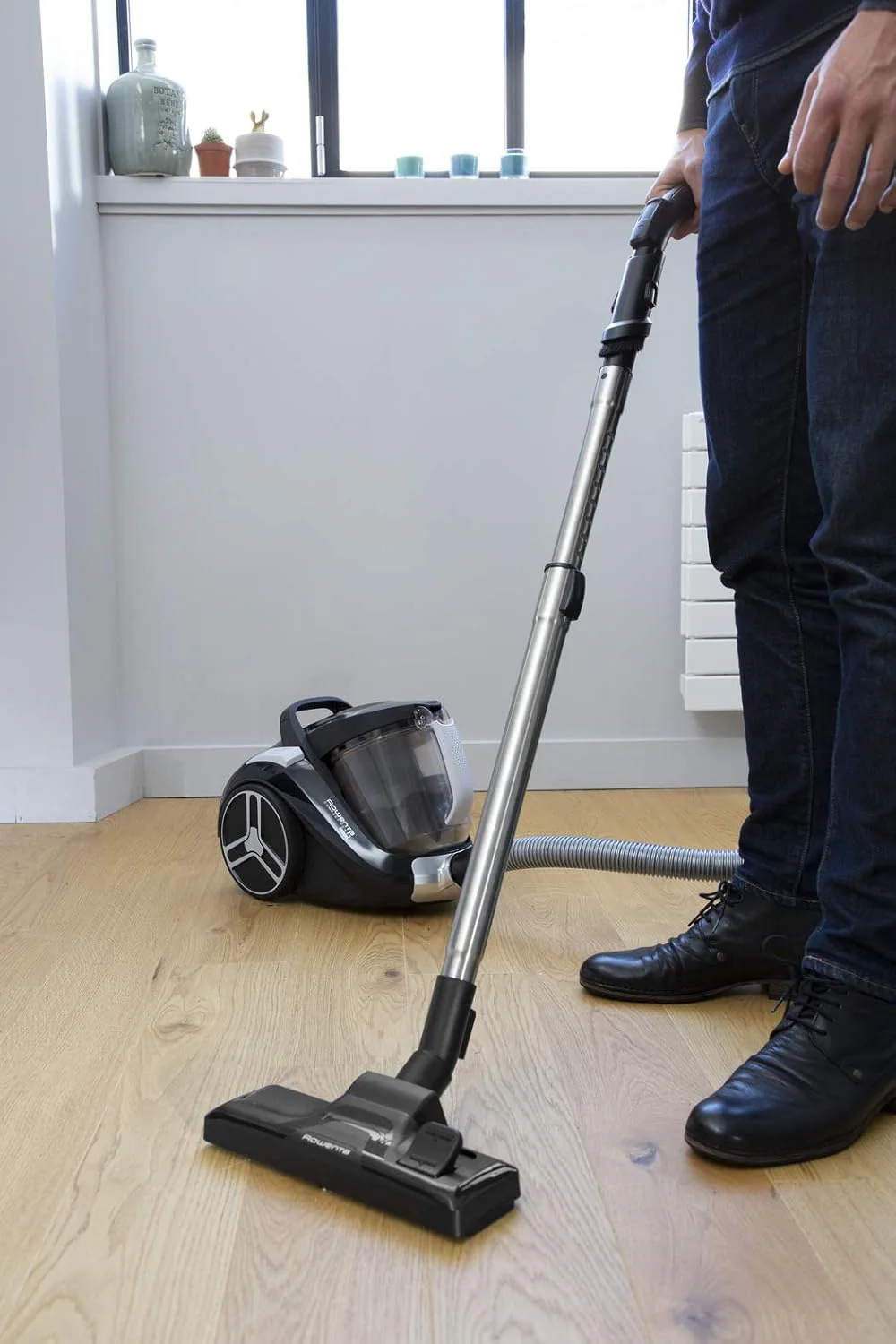 Rowenta RO4825 zakloze stofzuiger Compact Power XXL | 550 watt | 2,5L stofreservoir | Compact & stil | Extreme zuigkracht | Zeer effici?nte zuigmond | Zwart/Grijs