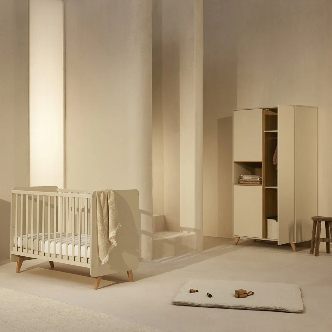 2025 Cuna Quax Loft – Diseño escandinavo, somier con altura ajustable | 60x120 cm | Greige y madera de haya | Certificación FSC | Con somier, sin colchón