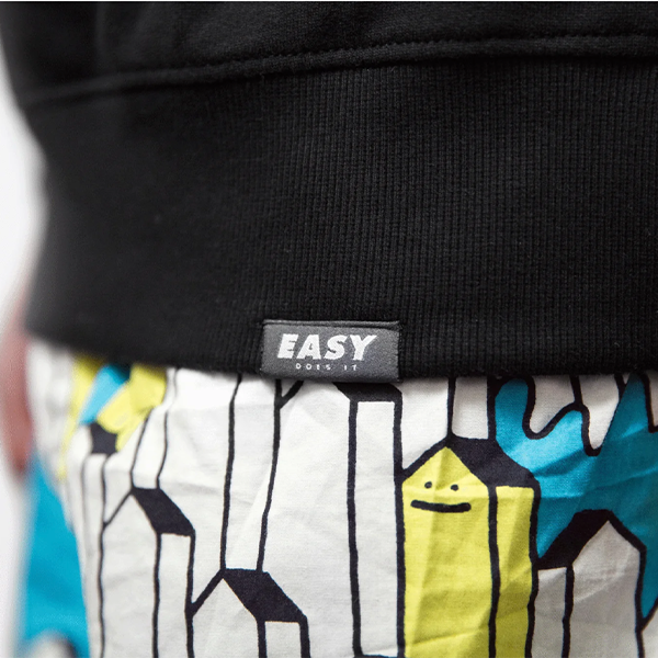 EASY SWEATER BLACK ON BLACK