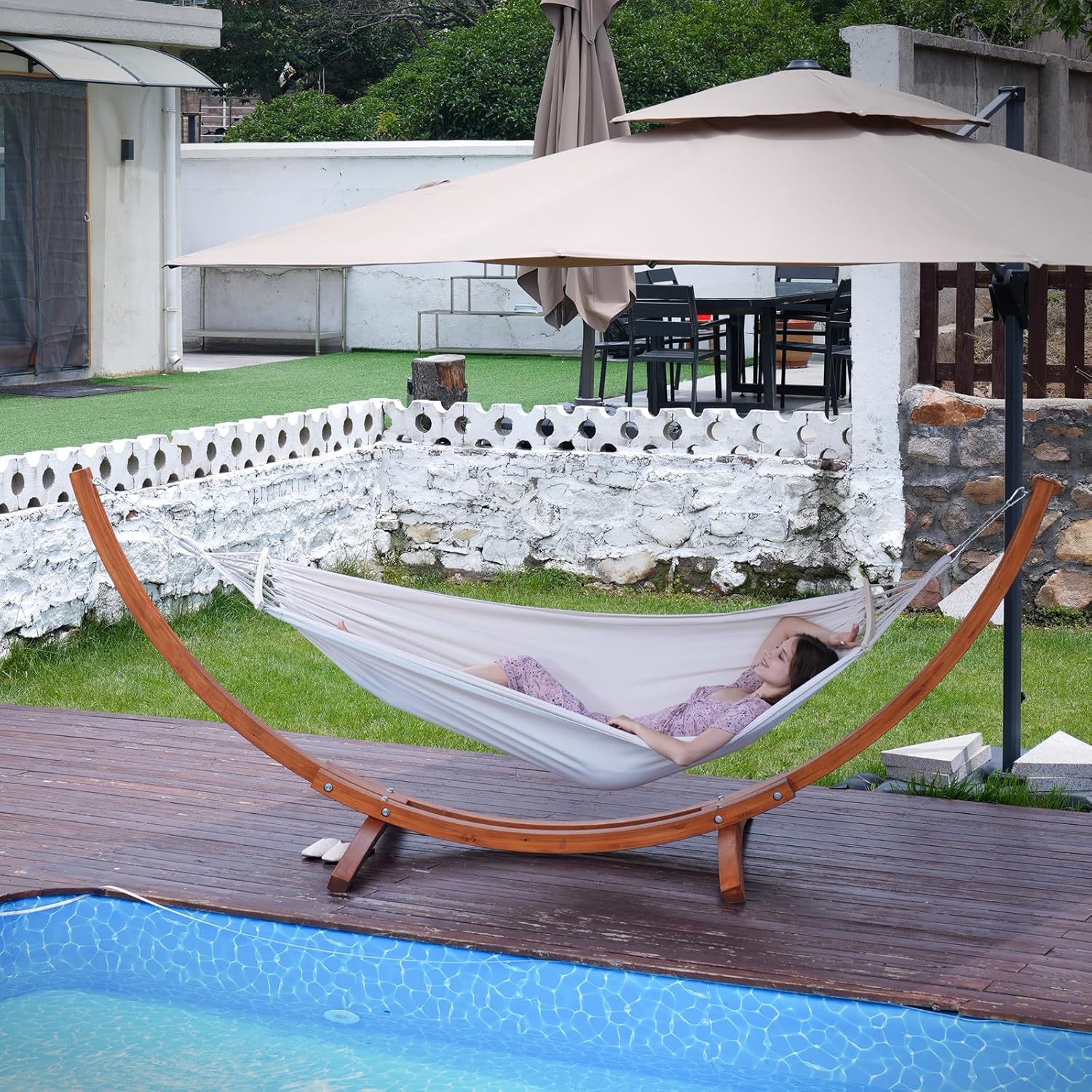 Hängematte mit Gestell, Mit 2 Hängematte, 200kg Belastbarkeit, Maße: 320x120x120 cm, Stabilem Bogengestell aus Massivkiefernholz, Für Garten, Terrasse und Balkon