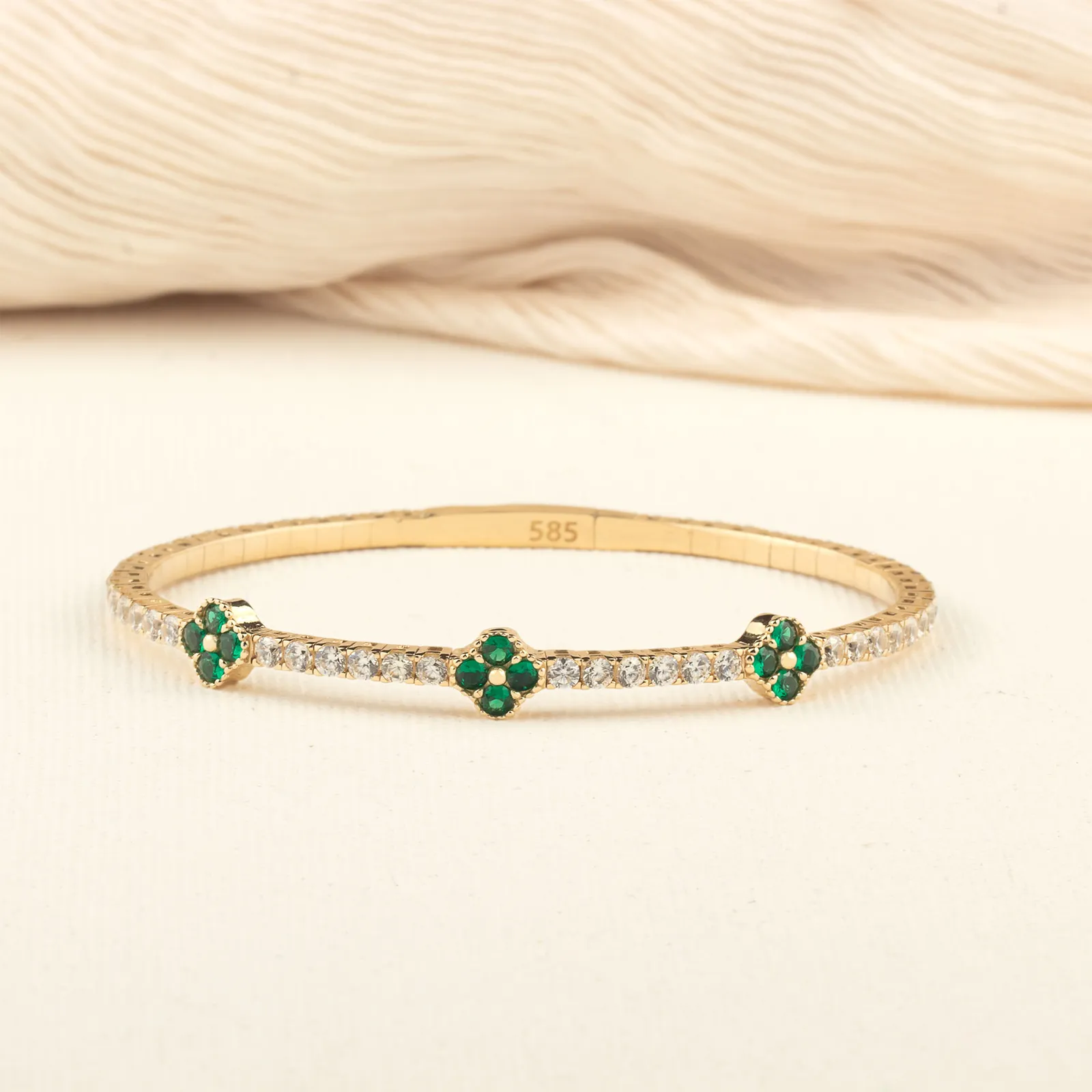 Emerald Clover 18K Gold Tennis Bracelet – Moissanite Eternity Bracelet