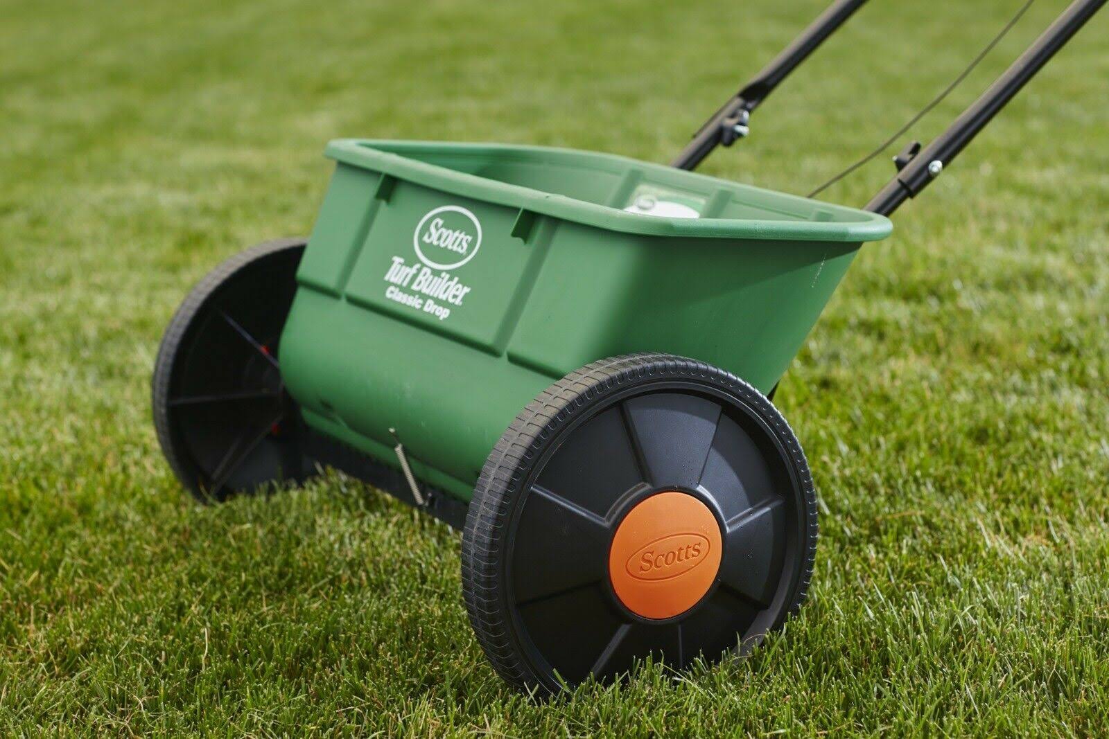 Scotts Turf Builder Classic Drop Spreader