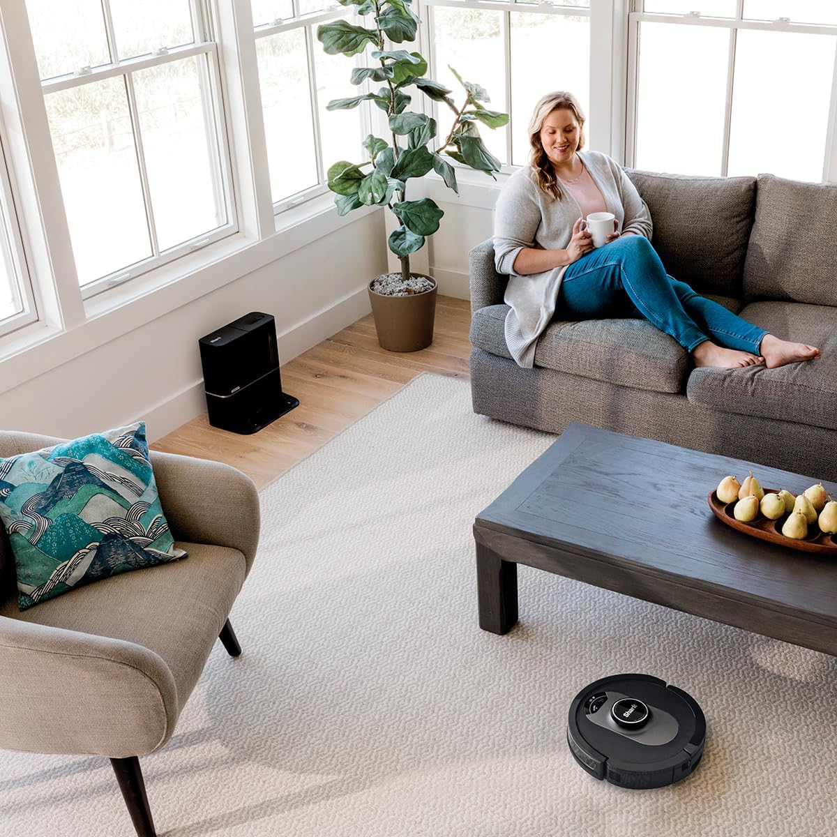 Super robotic vacuum cleaner, 30-day capacity bagless self-empty base, WiFi, Alexa compatible, black/silver