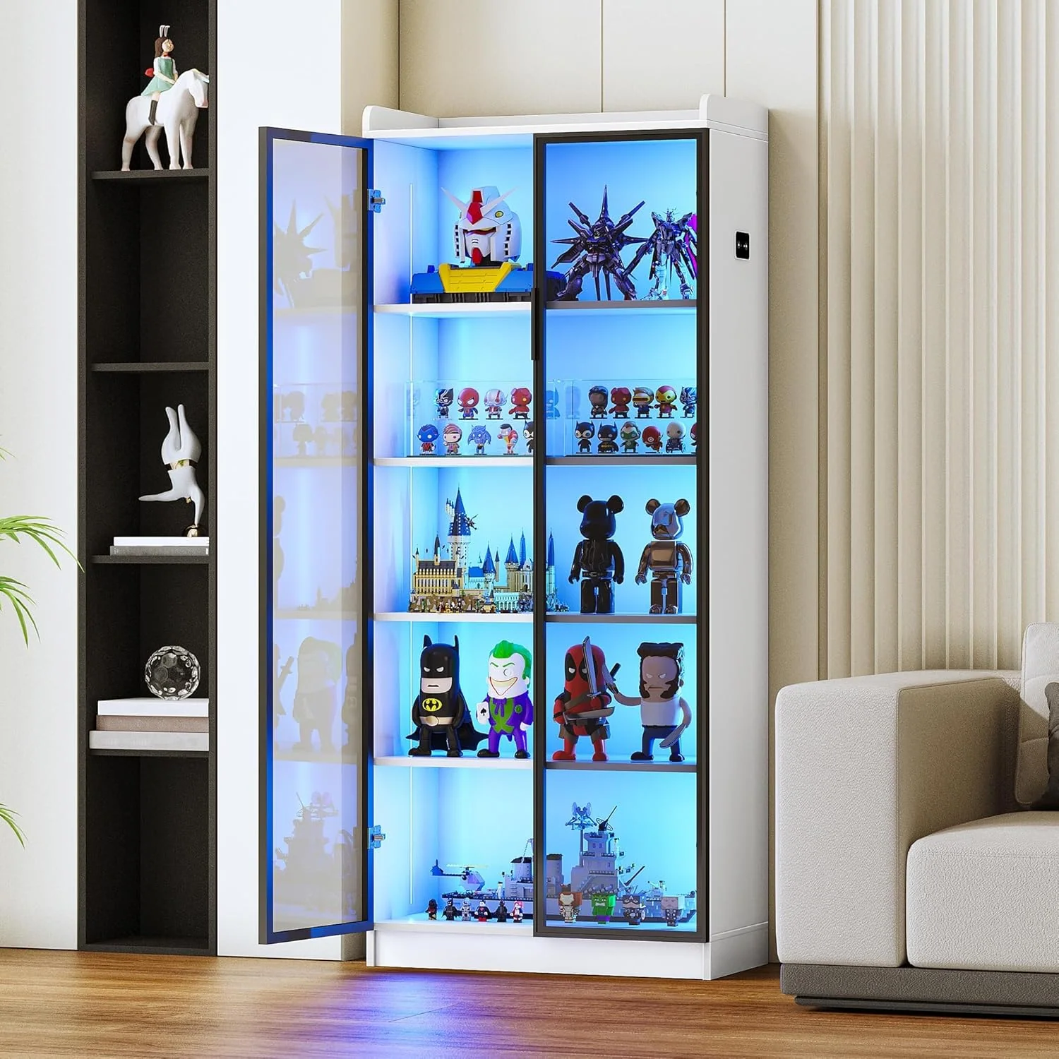Vitrina Gurexl con iluminación LED y sensores inteligentes para objetos de colección; armario vitrina con 5 estantes de altura regulable y puerta de acrílico para salón, despacho u oficina; ideal para exponer tesoros; color blanco. 2026