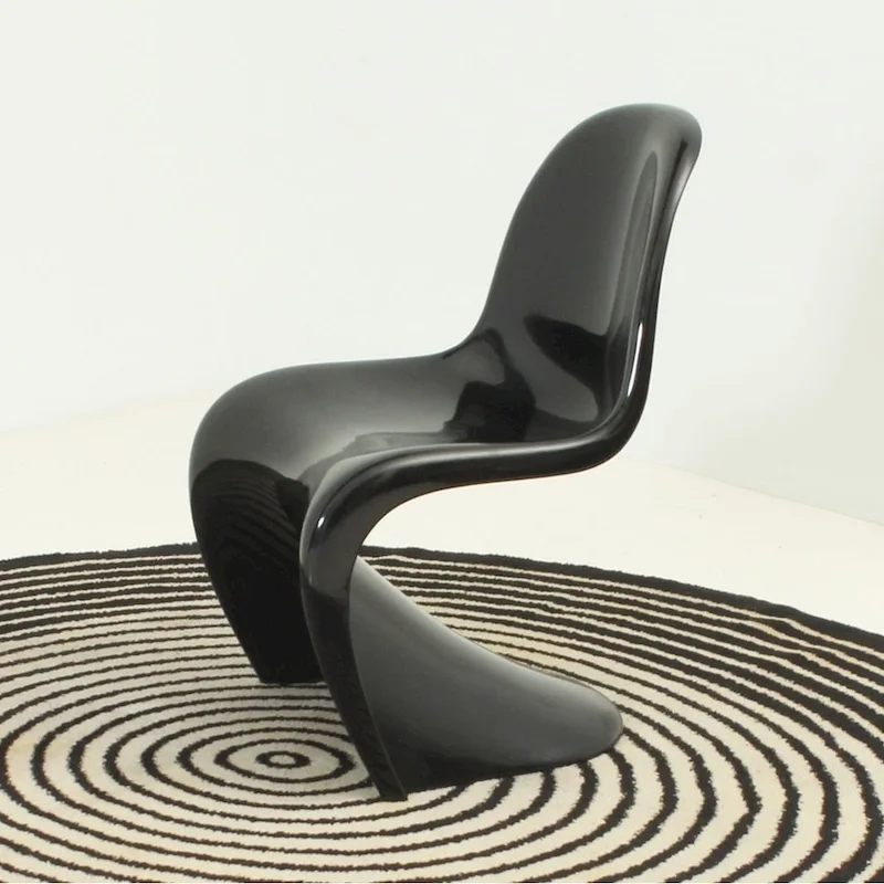Set of 4 Penton Chairs with Glossy Finish
