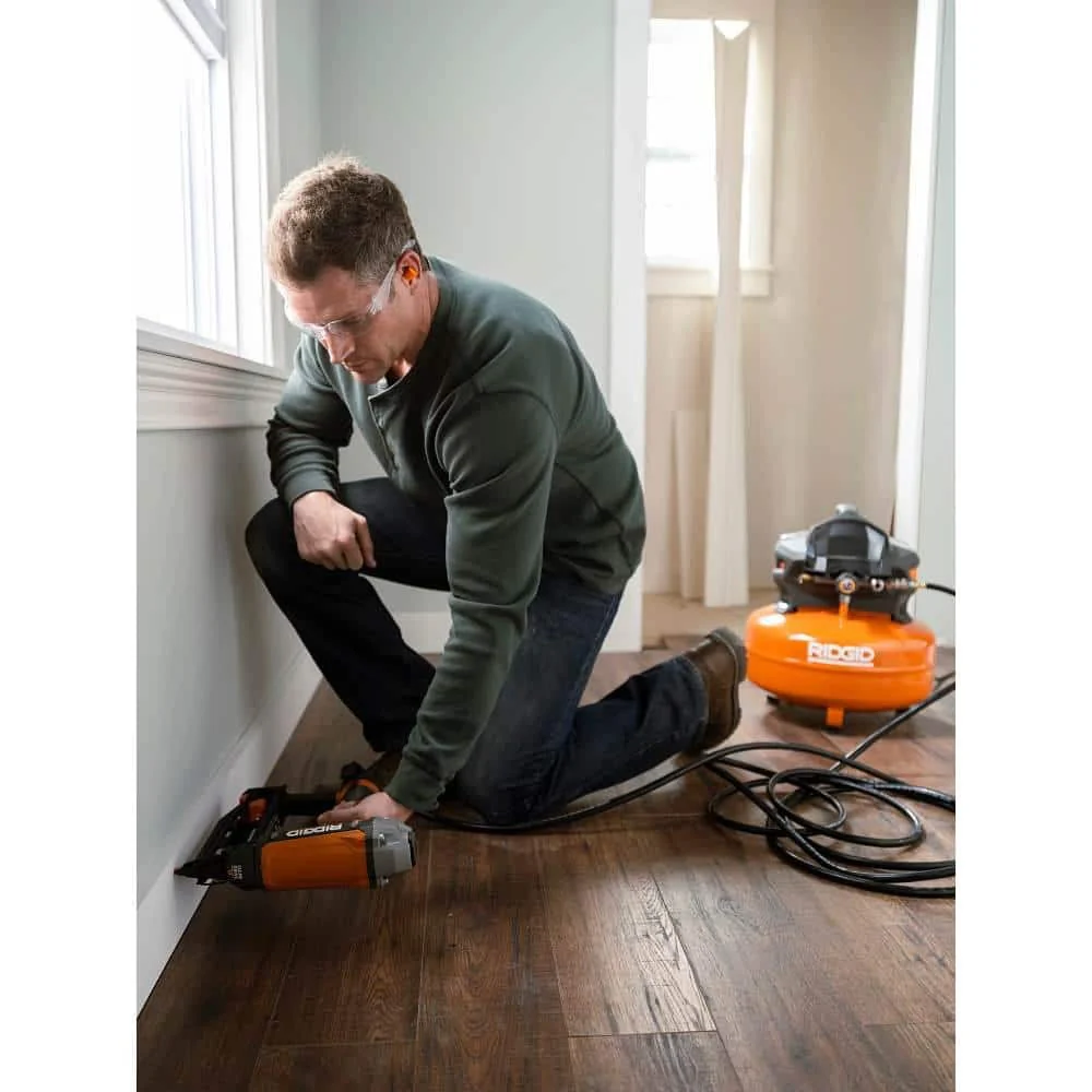 Portable electric flat compressor (6 gallons) with 18GA brad nailer, 16GA straight nailer and 18GA stapler R69603FK