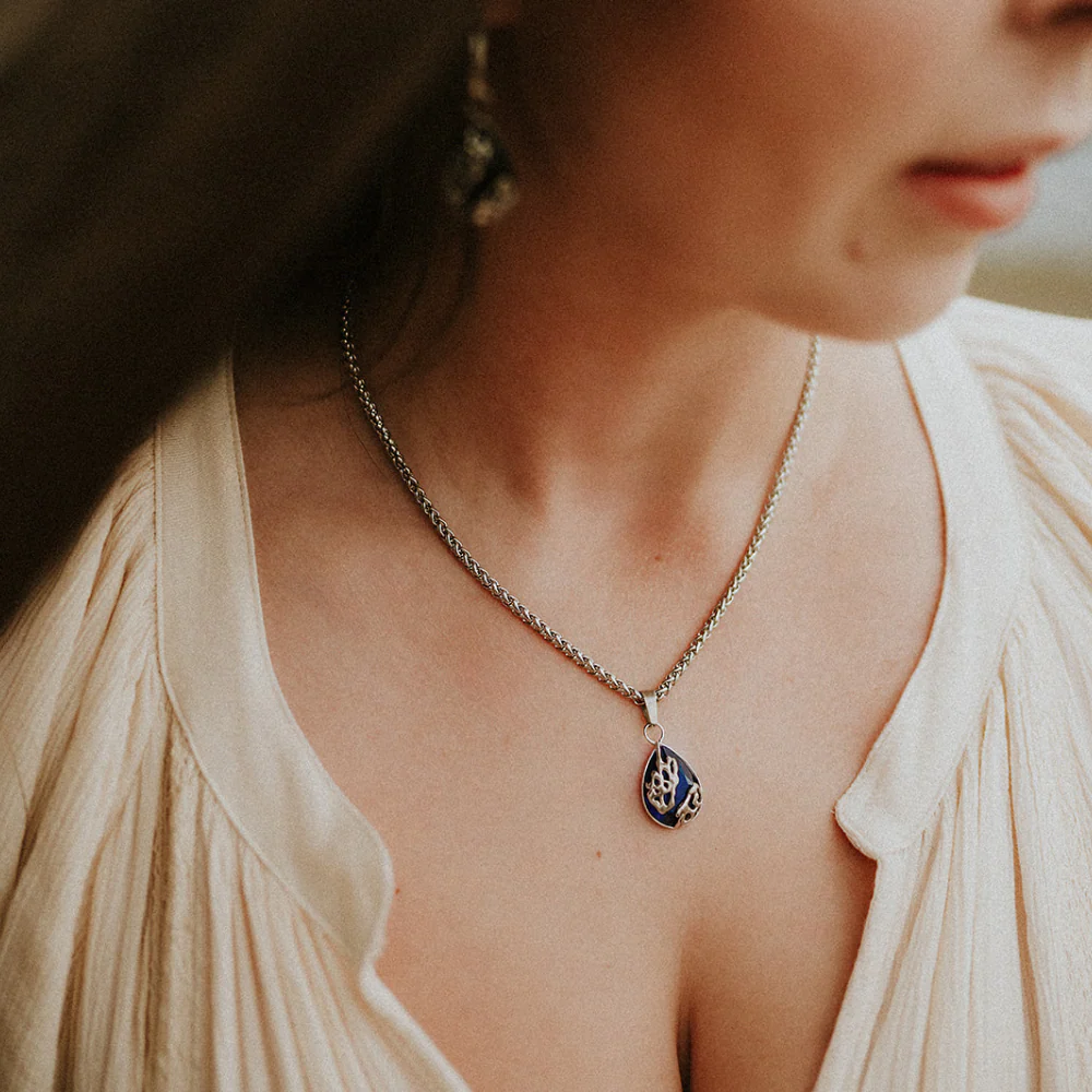Siren��s Sorrow Teardrop Necklace