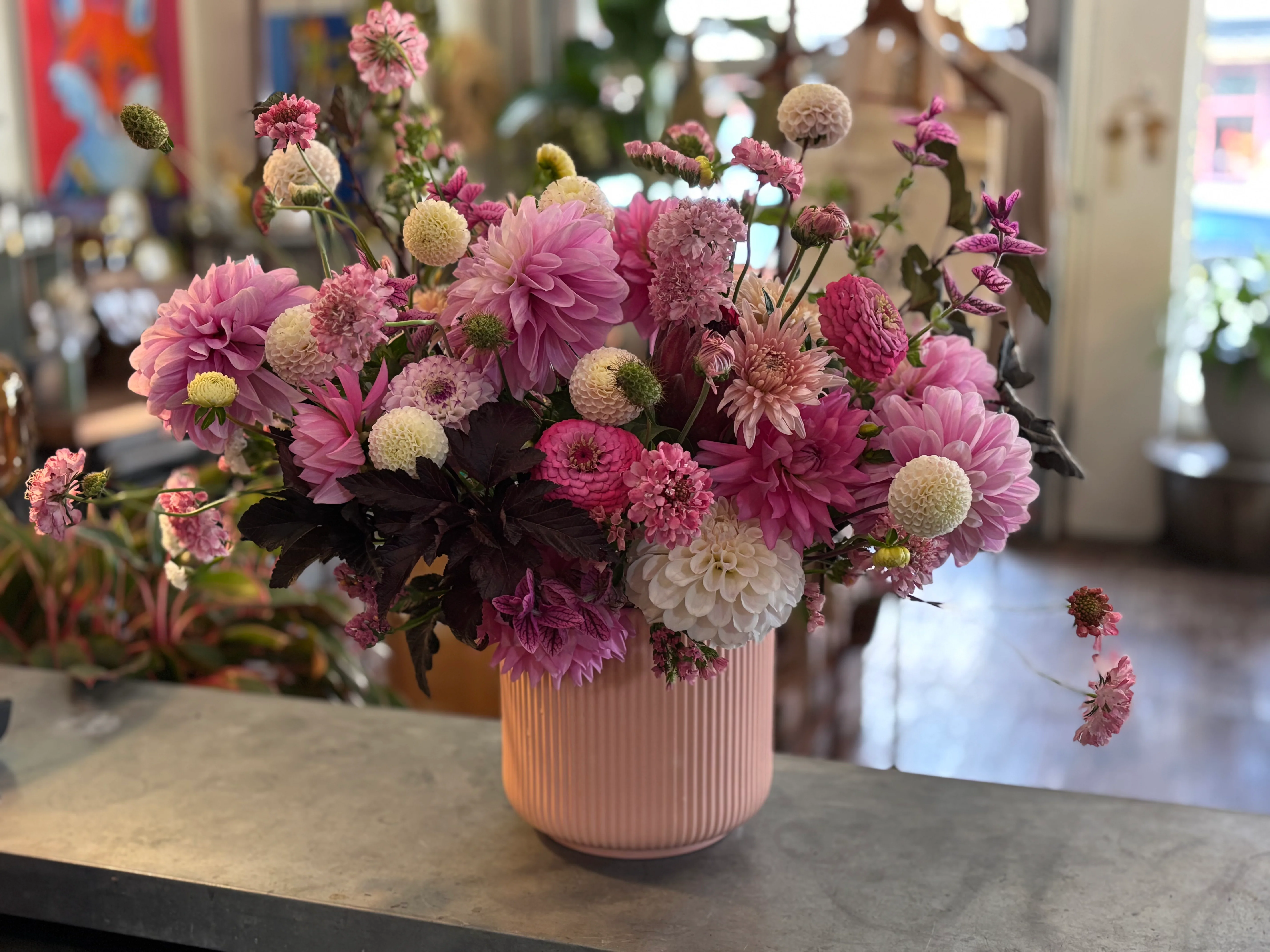 La Vie en rose - Seasonal Pink Floral Arrangement