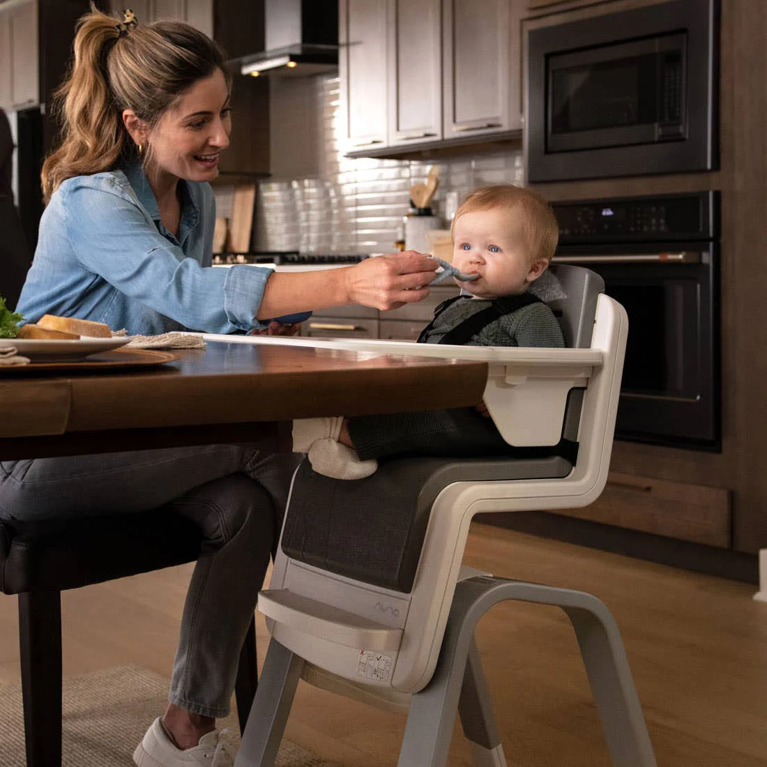 Hoogstoel Nuna ZAAZ met MagneTech Secure Snap