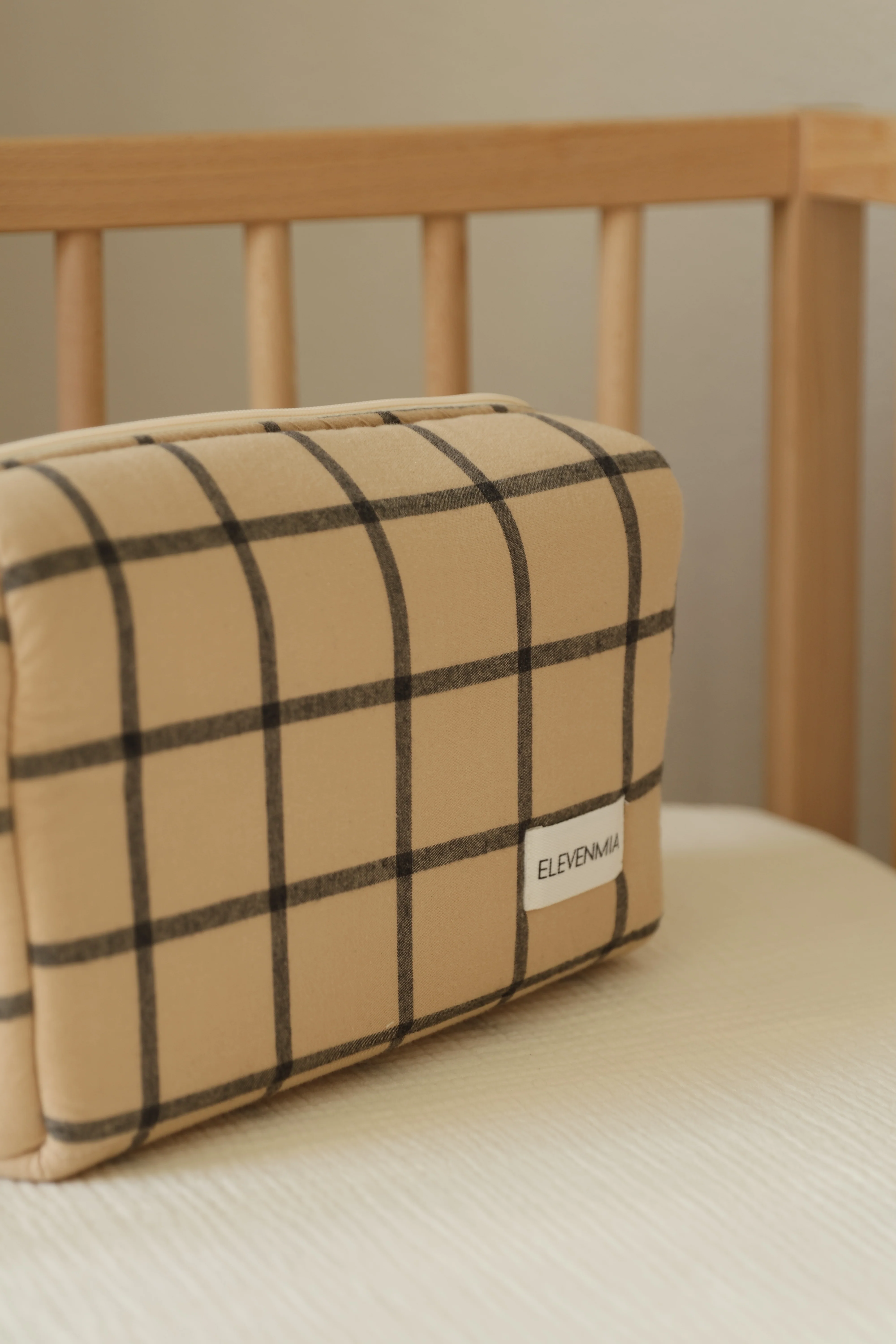 Neceser Cuadrado Cuadro Ocre