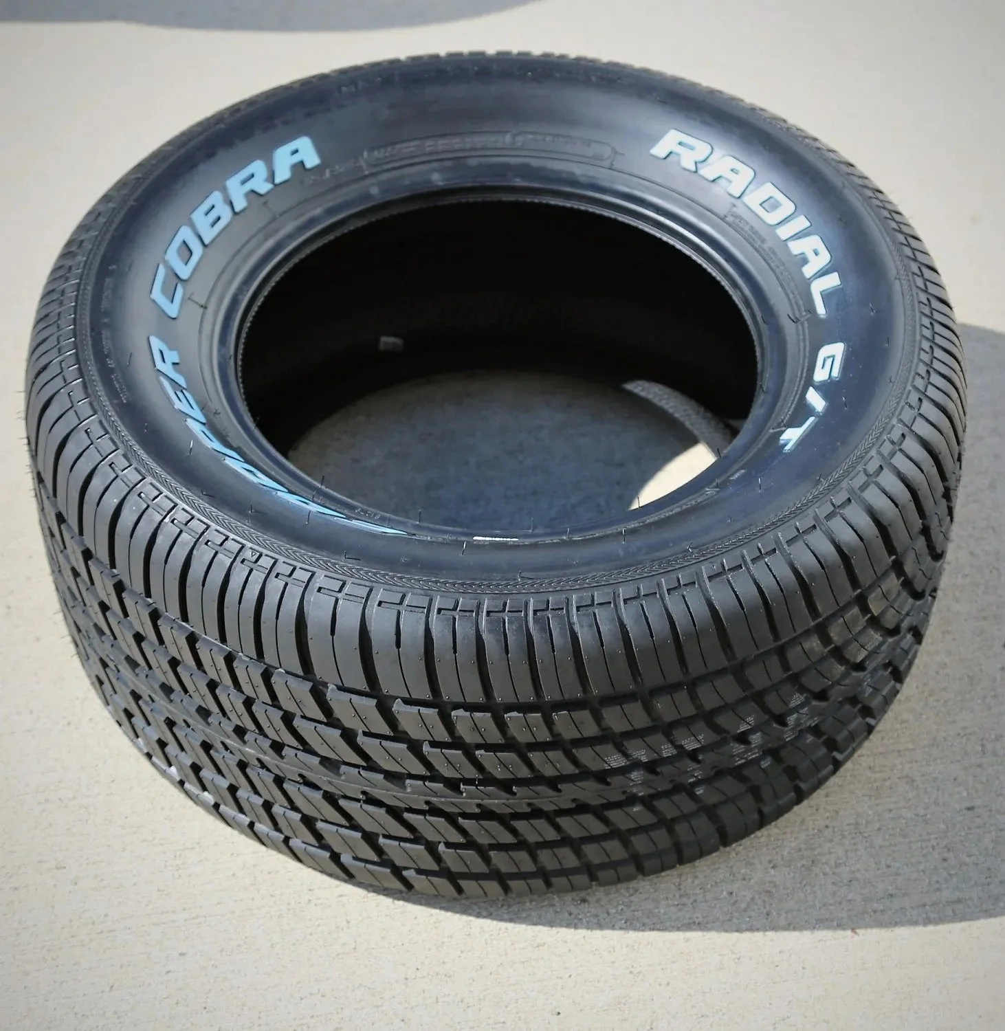 Cooper Cobra Radial G/T 295/50R15 105S A/S All-Season Tire