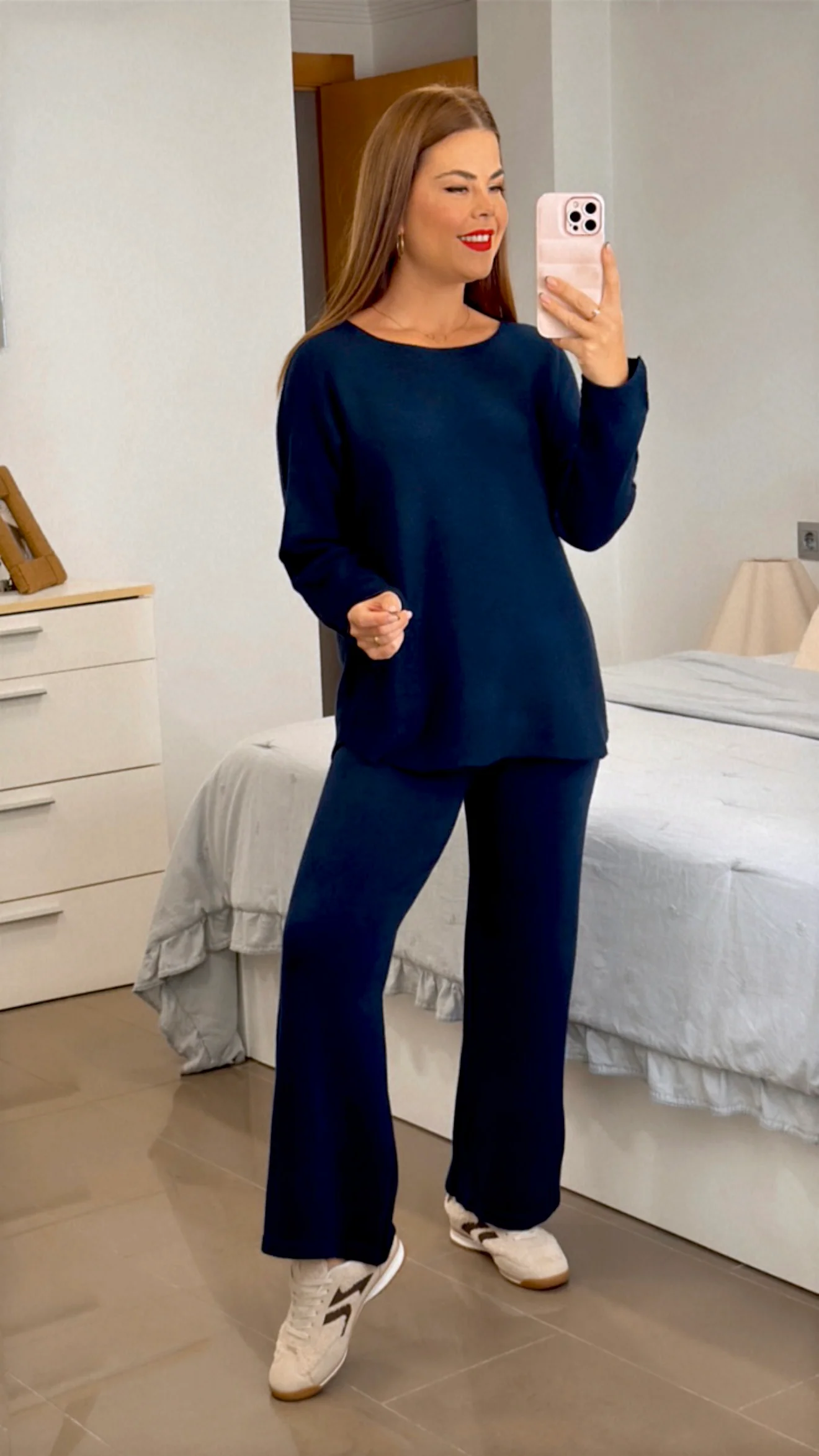 CONJUNTO PUNTO COLOR TOTAMONA Conjunto Punto de Dos Piezas, Camiseta de Manga Larga, Cuello Redondo, Pantalón con Elástico en la Cintura, Punto Medio, Cómodo y Versátil, Ropa de Mujer, para Uso Diario, Especial para Otoño, Invierno y Entretiempo.