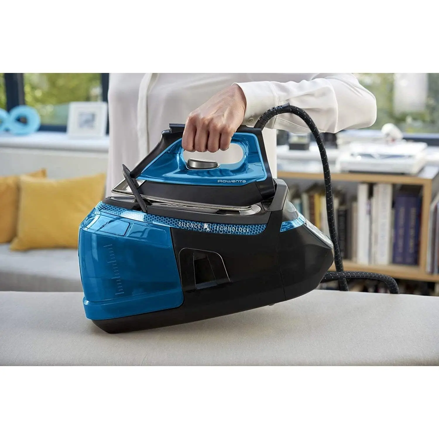 Rowenta Silence Steam Pro DG9222 Ferro da Stiro con Caldaia Silenziosa, 2800W, 1.3 L 7.5 bar, 480 g/min, Nero/Blu