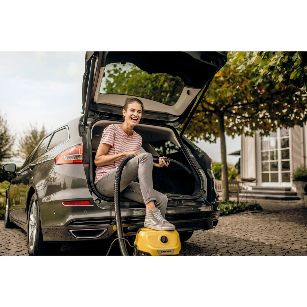 2025 Aspiradora WD 3 – Potencia compacta para limpiezas secas y húmedas sin interrupciones