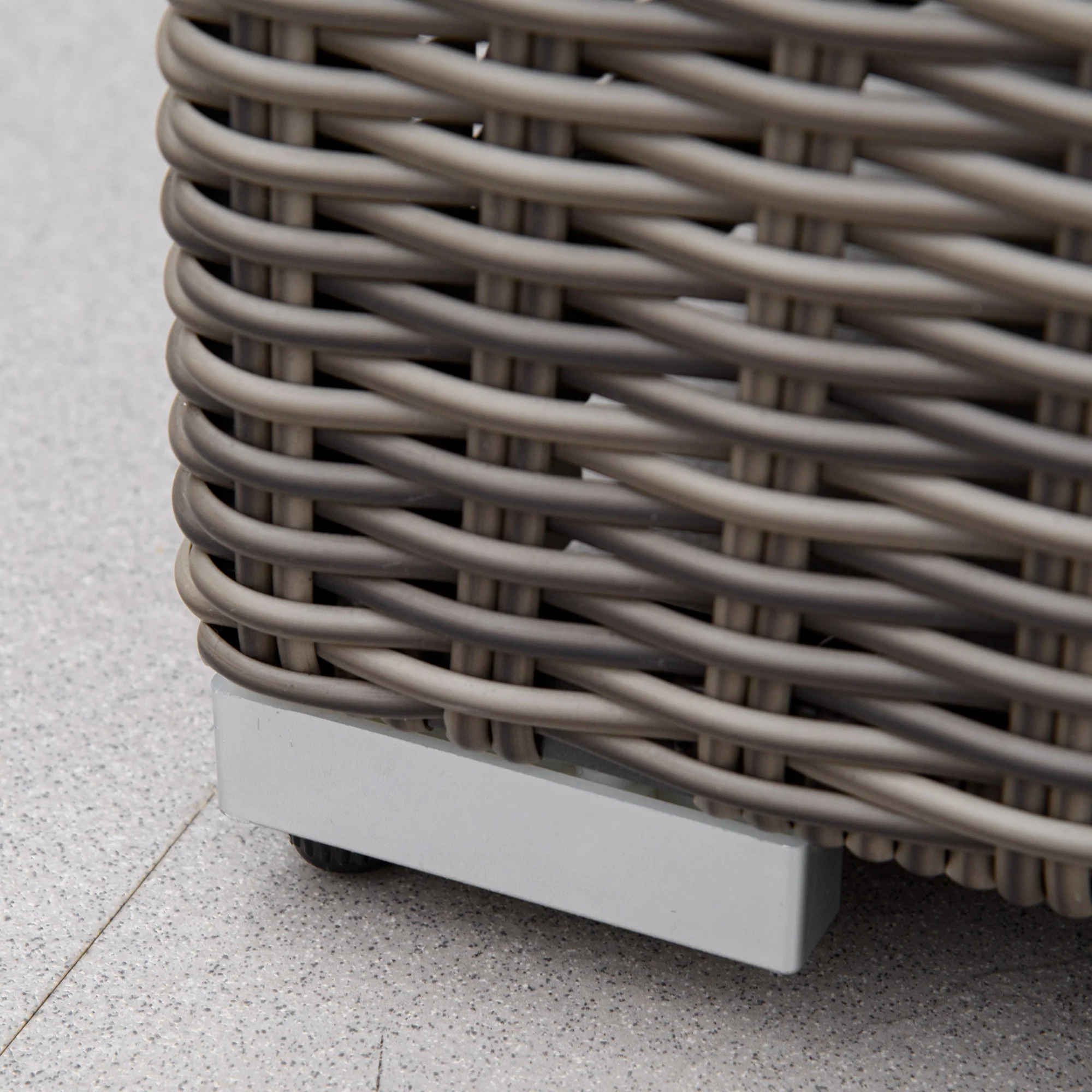 Outsunny poly rotan ligstoel met bijzettafel verstelbaar 60 x 195 x 86 cm