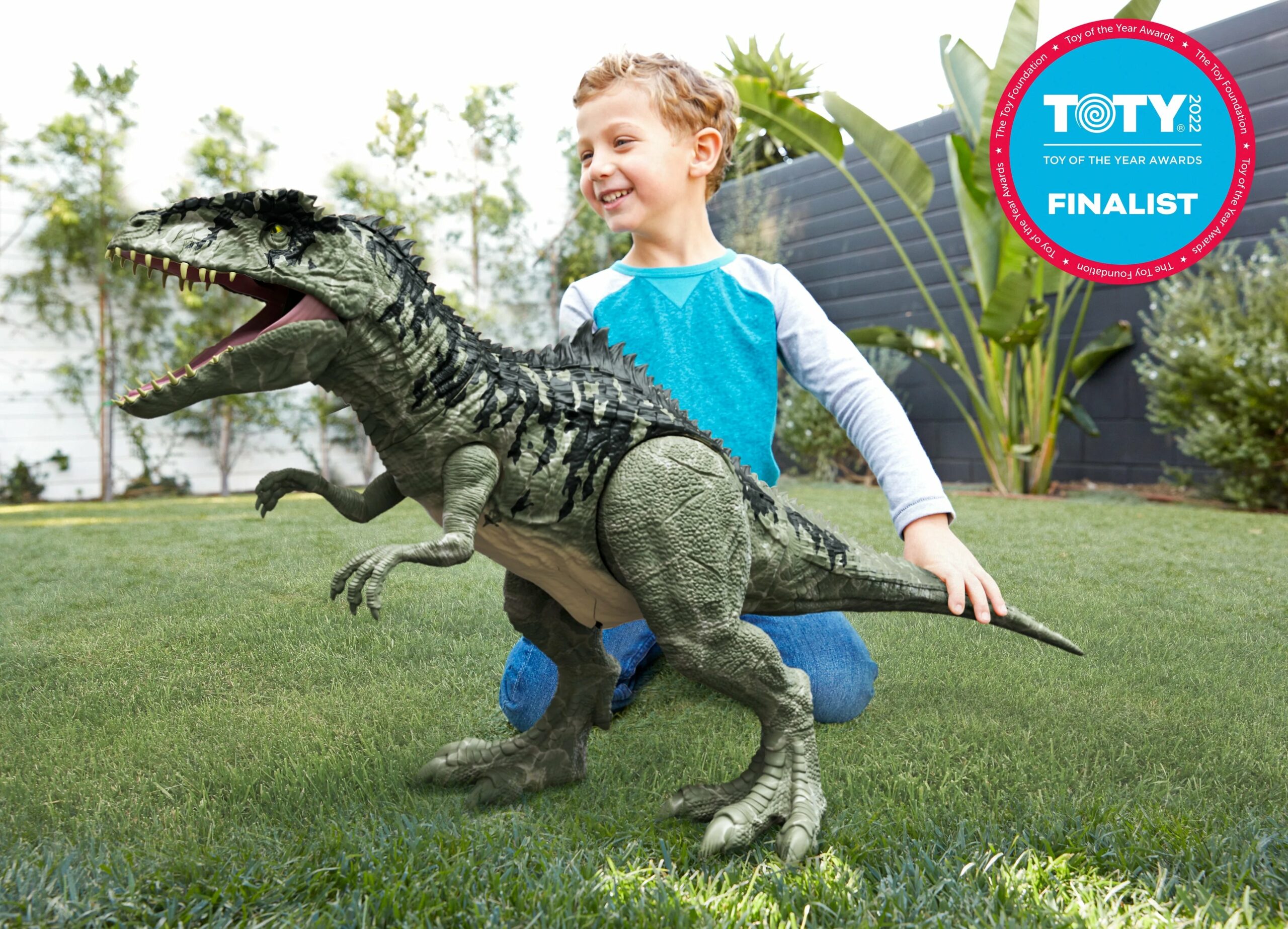 Jurassic World Dominion Super Colossal Giganotosaurus Figure, 14��� Tall, 3�� Long, Posable, Ages 4+