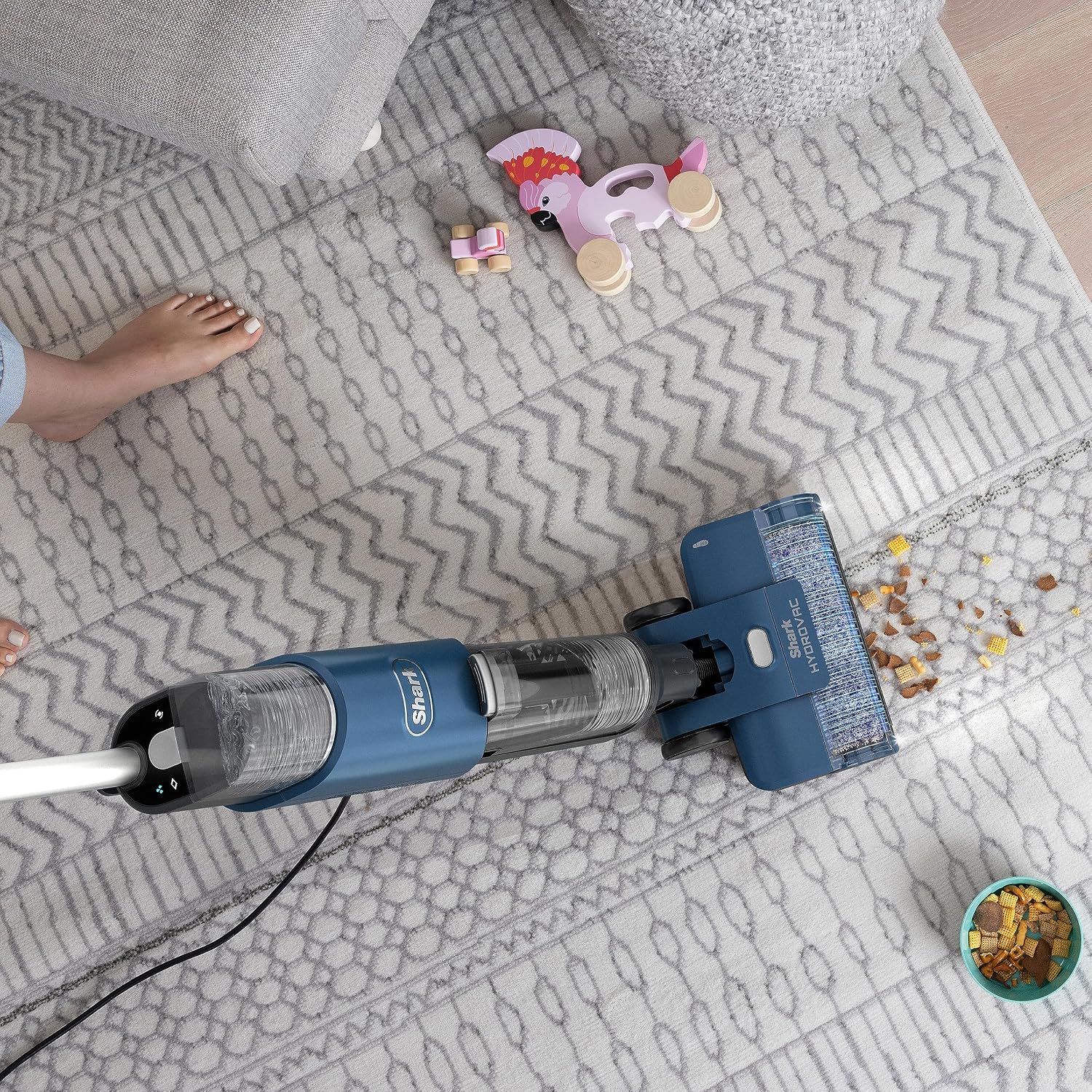 Shark HydroVac Kabelgebundener Nass Trockensauger, antimikrobieller Bürstenrolle, Mehrzwecklösung geruchsneutralisierend, 7,6m Kabel, selbstreinigender Bodenreiniger, saugt & wischt, Blau WD100EU
