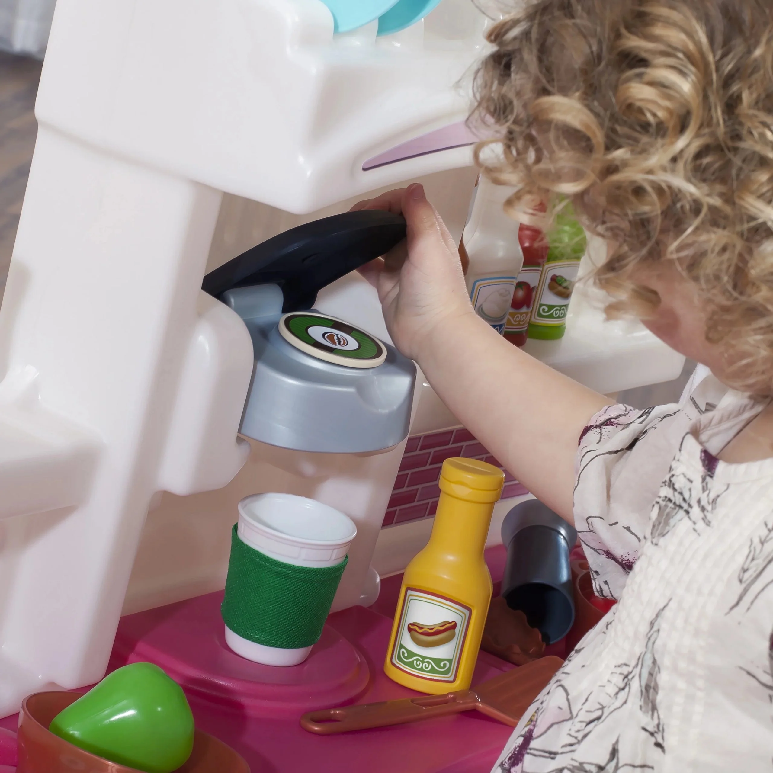 2025 Set de cocina infantil Step2 Fun with Friends en rosa