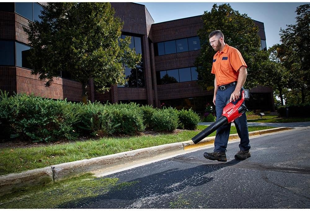 Milwaukee M18 FUEL 120 MPH 450 CFM 18-Volt Lithium Ion Brushless Cordless Handheld Blower (Battery Sold Separately)