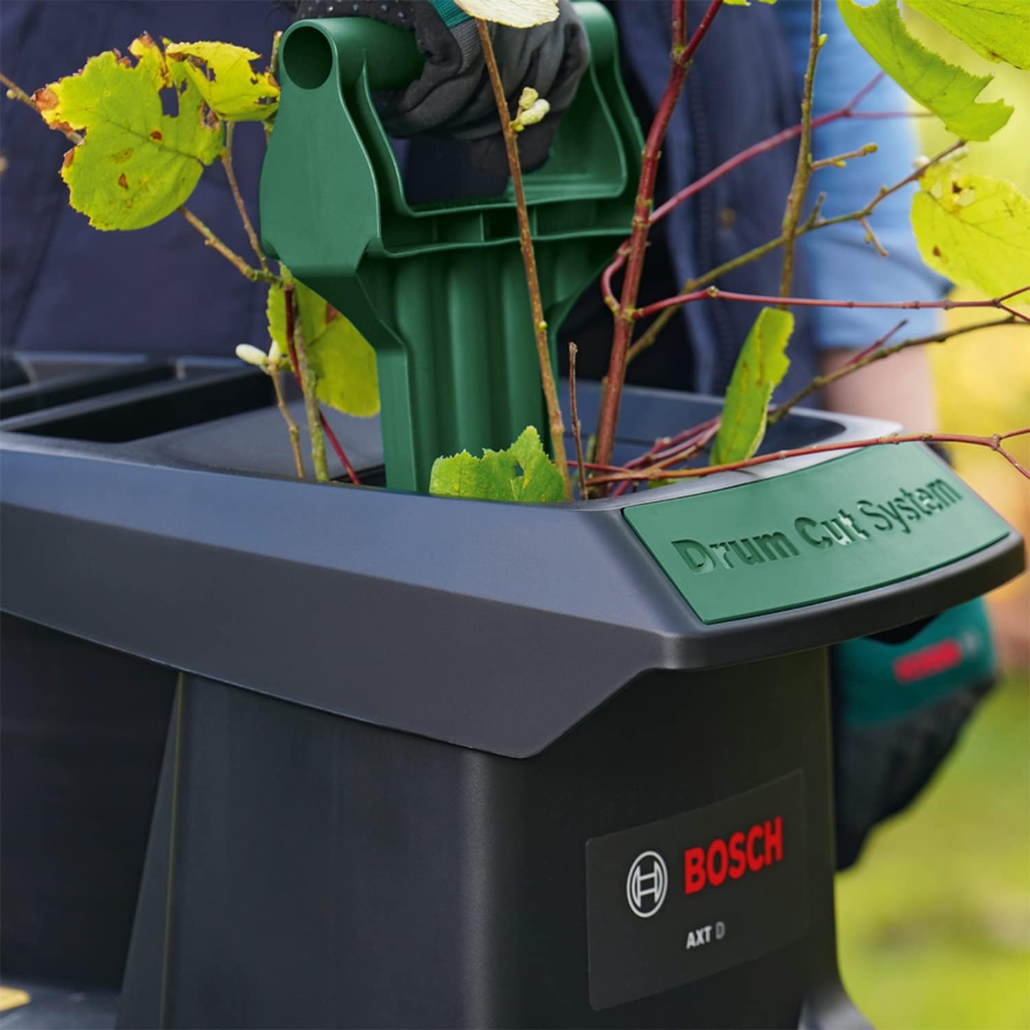 Bosch Turbinenhäcksler AXT 25 TC (2.500 W; geeignet für Holz und harte Gartenabfälle; inklusive Gartenhandschuhe; integrierte Fangbox 53 l; in Karton) – Edition