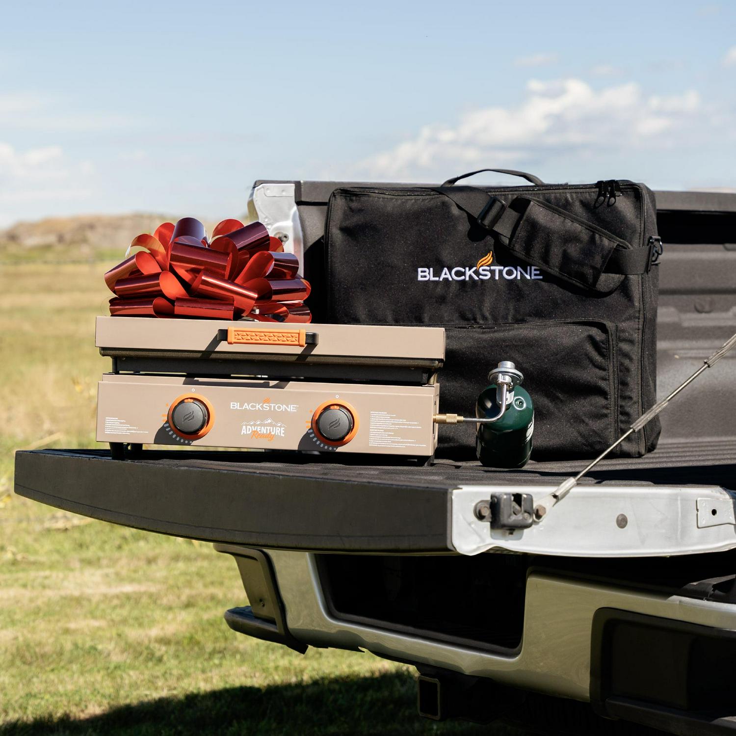 Blackstone Adventure Ready 22 Propane Griddle Gift Set in Outback Tan