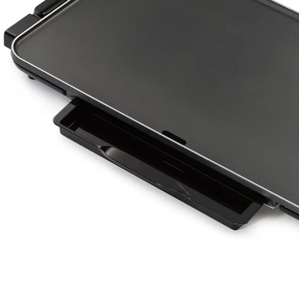 07072 286 sq. in. Black Electric Griddle with Temperature Sensor