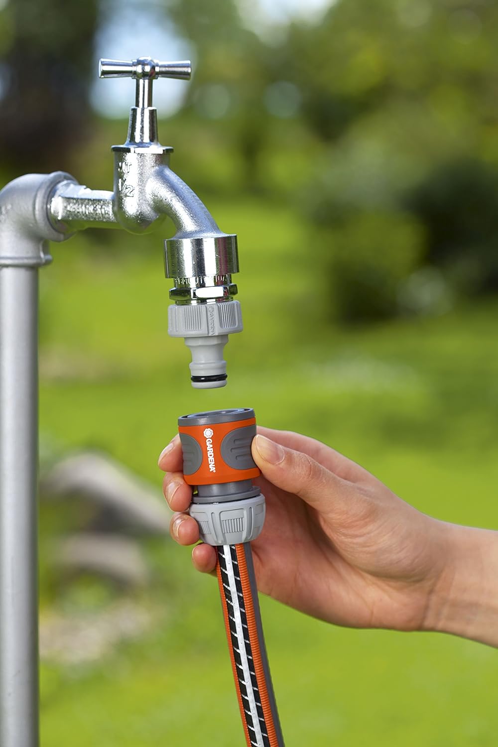 Gardena Comfort Vielflchenregner AquaContour Automatic: Flchenbewsserung für die individuelle Bewsserung nahezu jeder Gartenkontur, einfache Programmierung, Reichweite 2,5-10,5 m (8133-20)