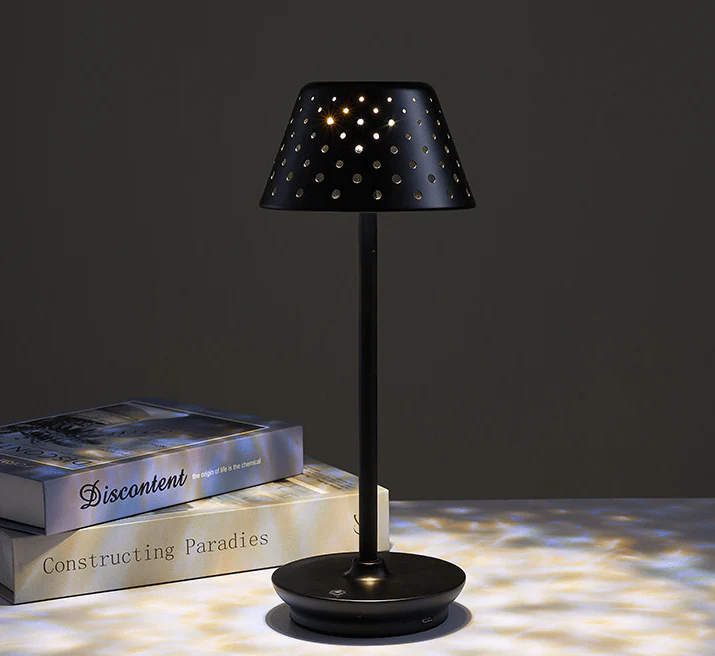 Plug less Luxury? Modern Lamp
