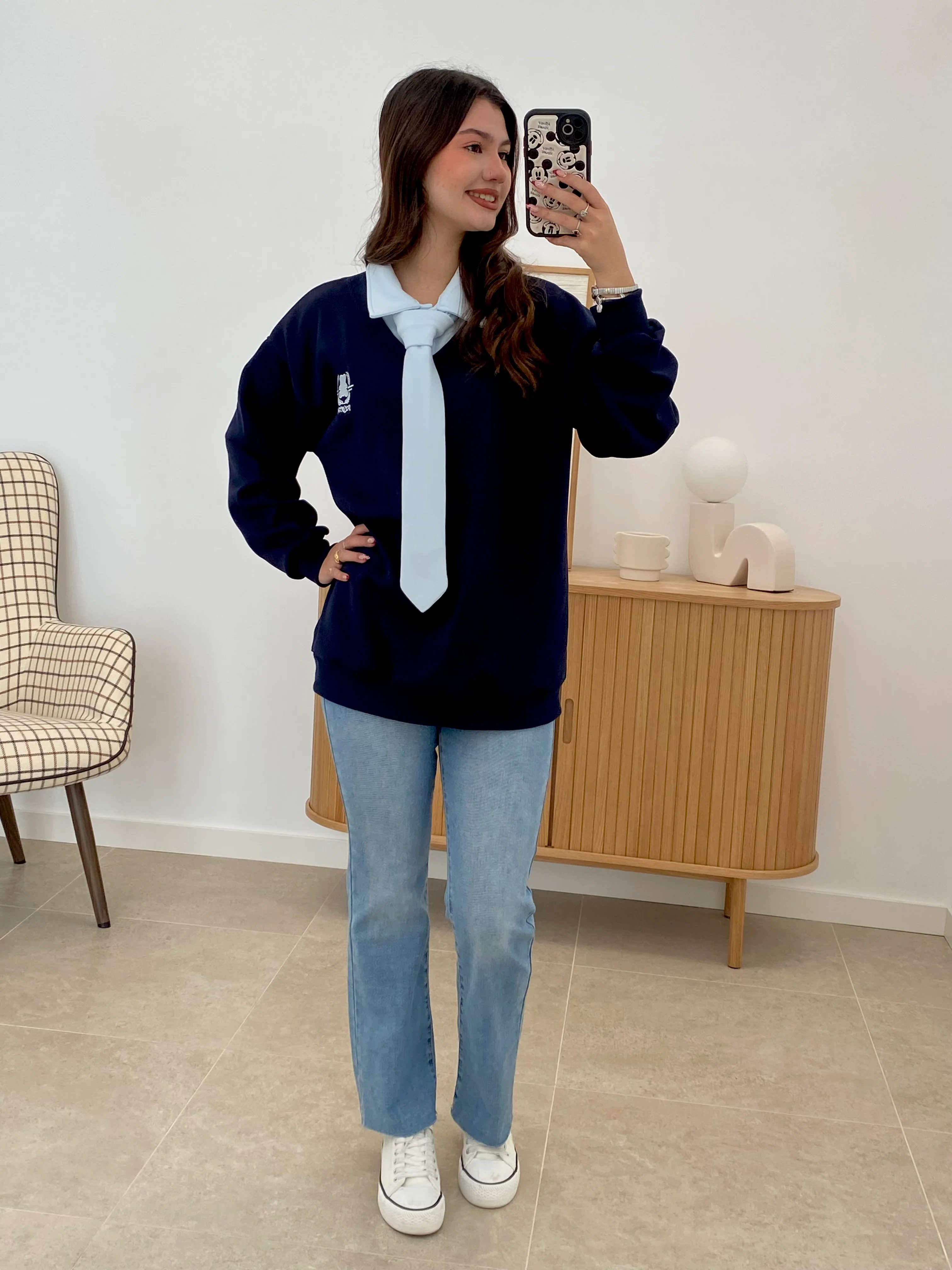 SUDADERA CON CORBATA