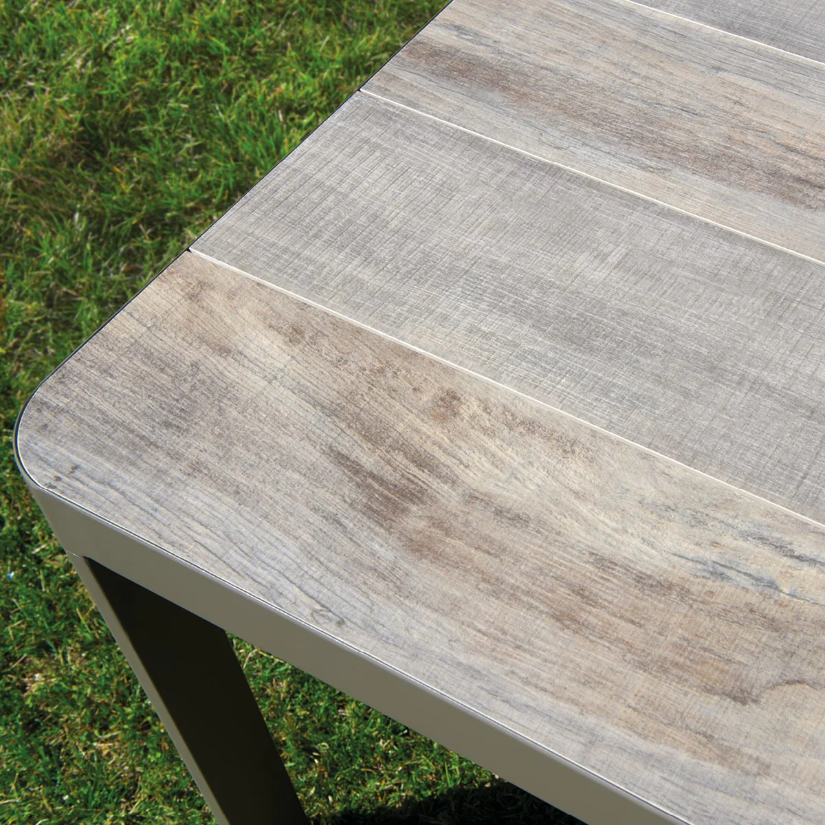 Stone - Set pranzo da giardino 4/6 posti