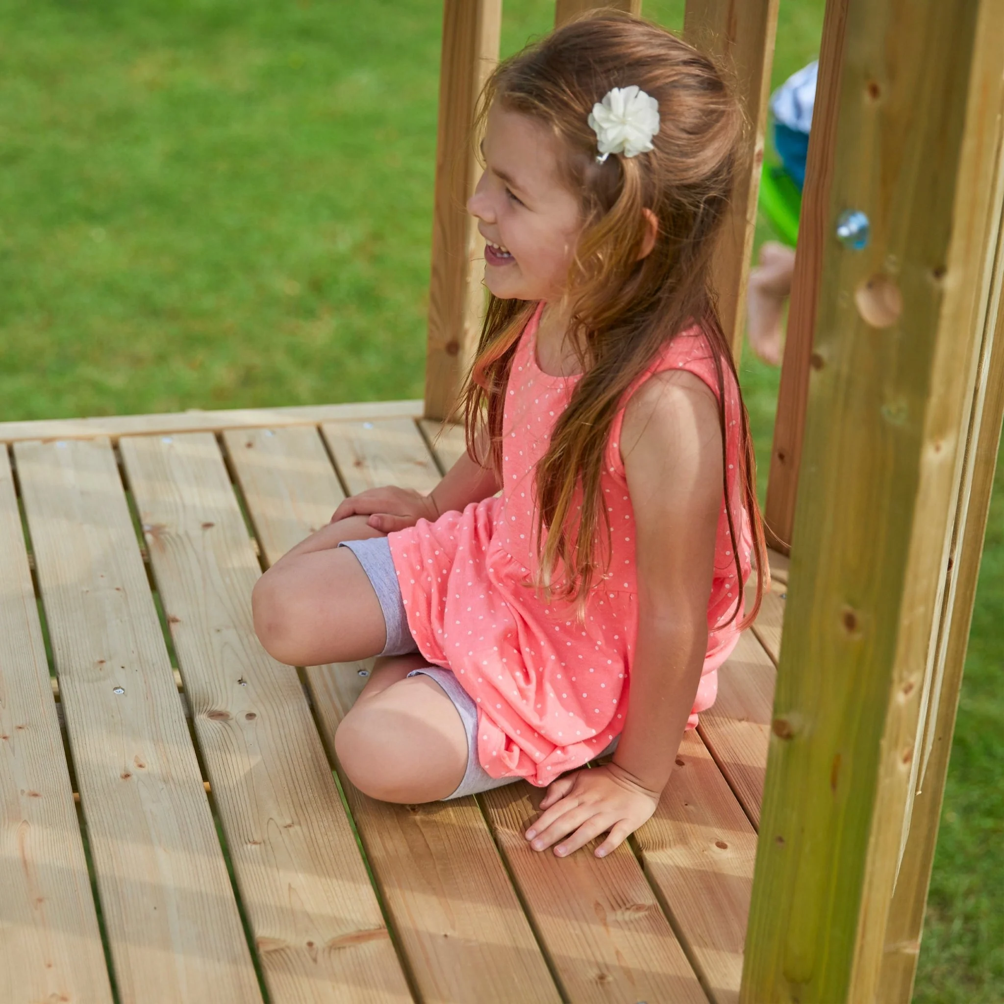 TP Castlewood Ludlow Houten Klimrek met Enkele Schommel en Glijbaan ?C FSC? gecertificeerd