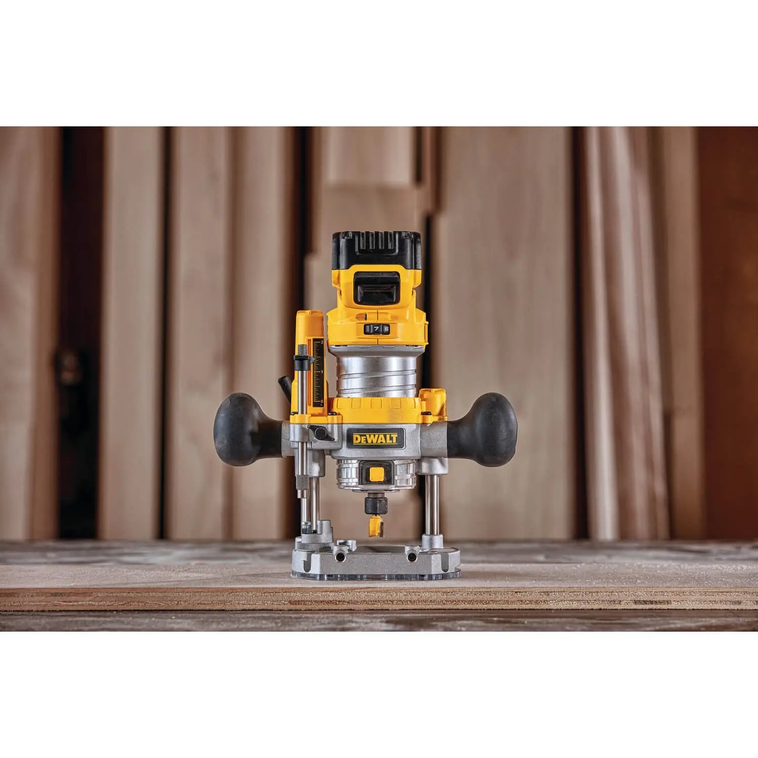 2025 DEWALT DCW600B-20V MAX XR Draadloze Freesmachine, Koolborstelloos, Alleen Gereedschap
