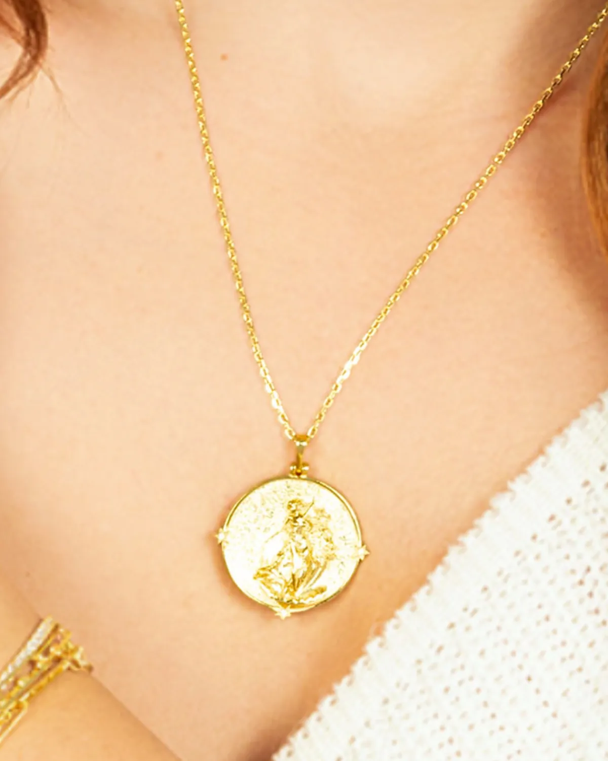 Gold Venus Medallion Pendant – 18K Celestial Goddess Coin