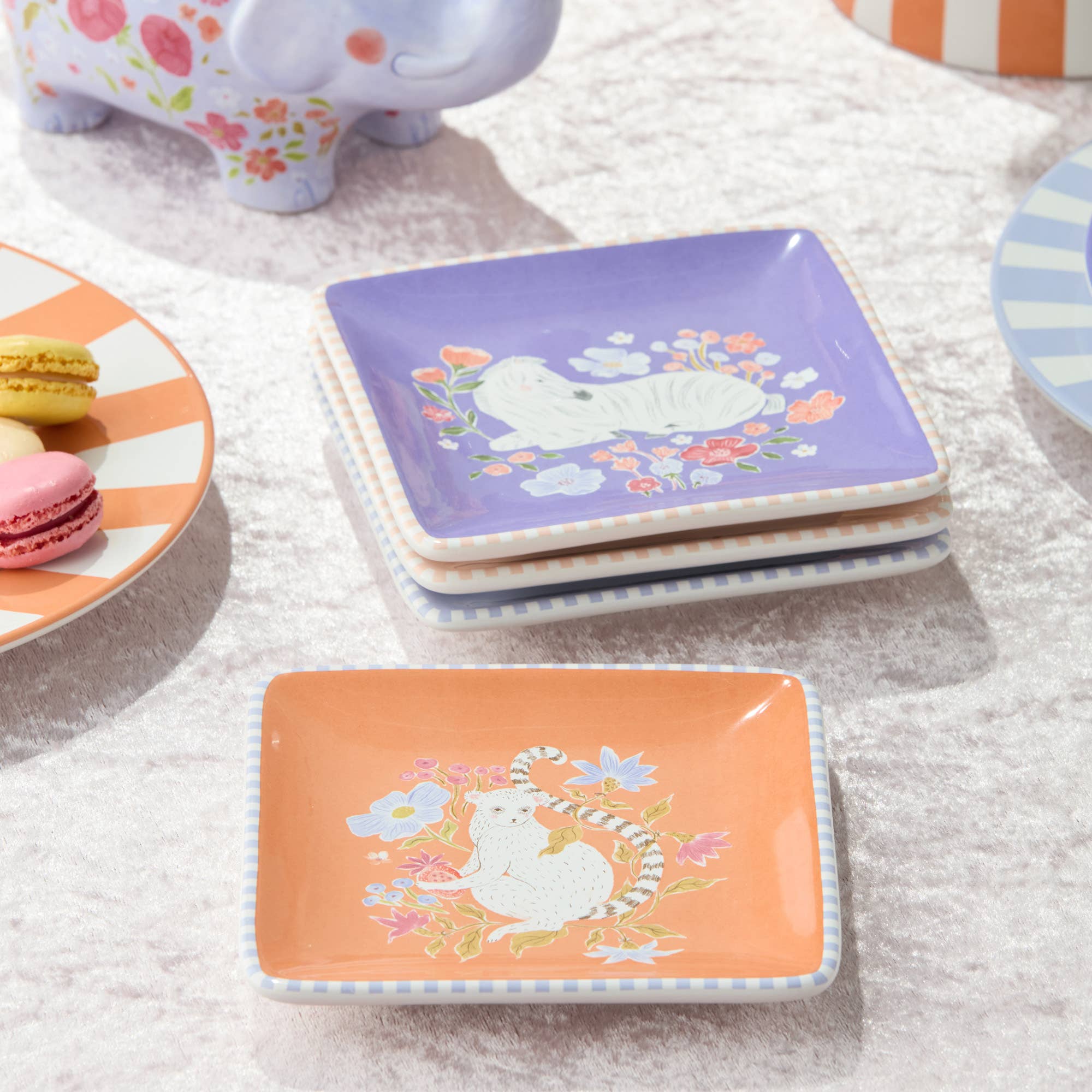 Lemur Menagerie Canape Plates, 6