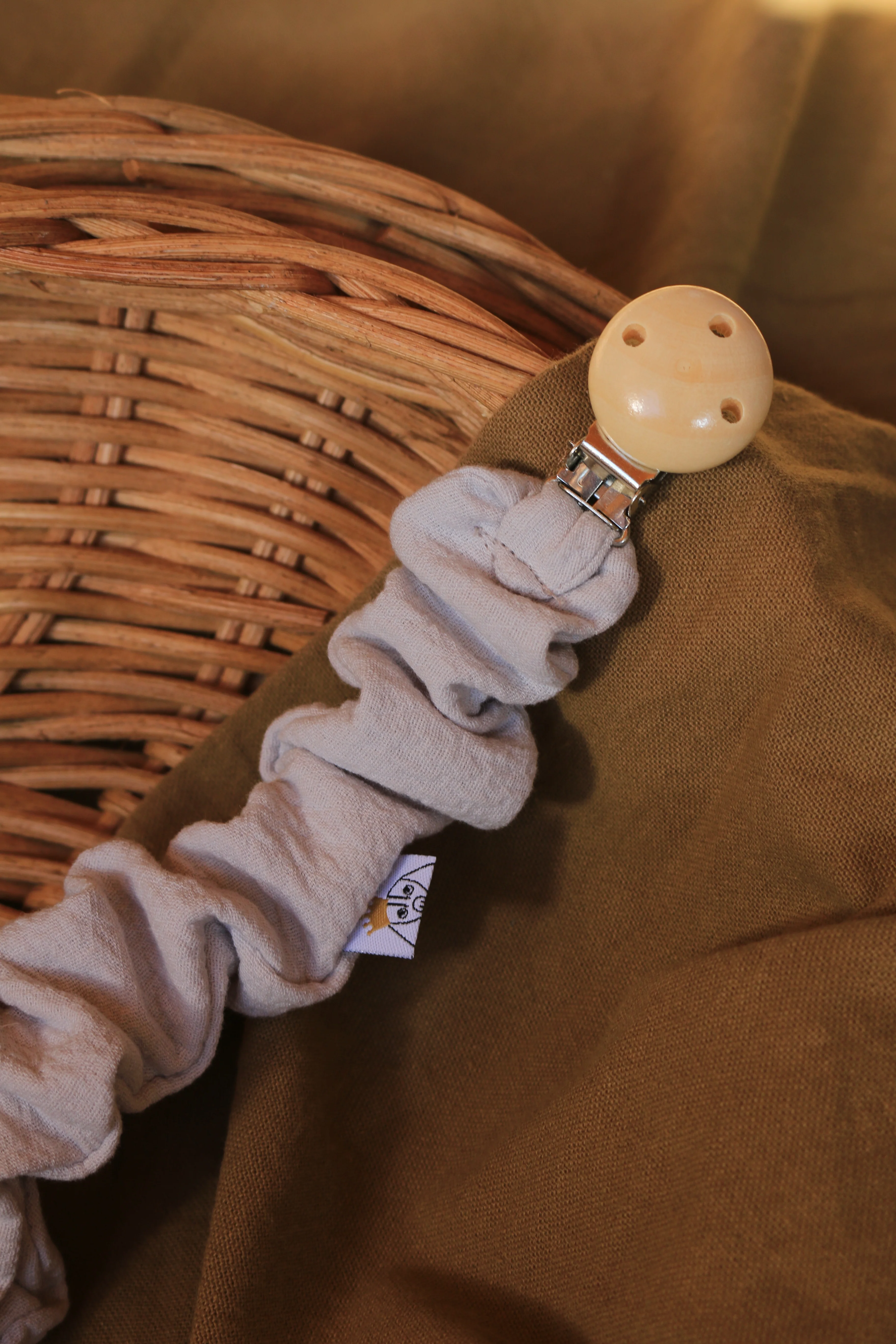 Chupetero Fruncido Dolby Gris