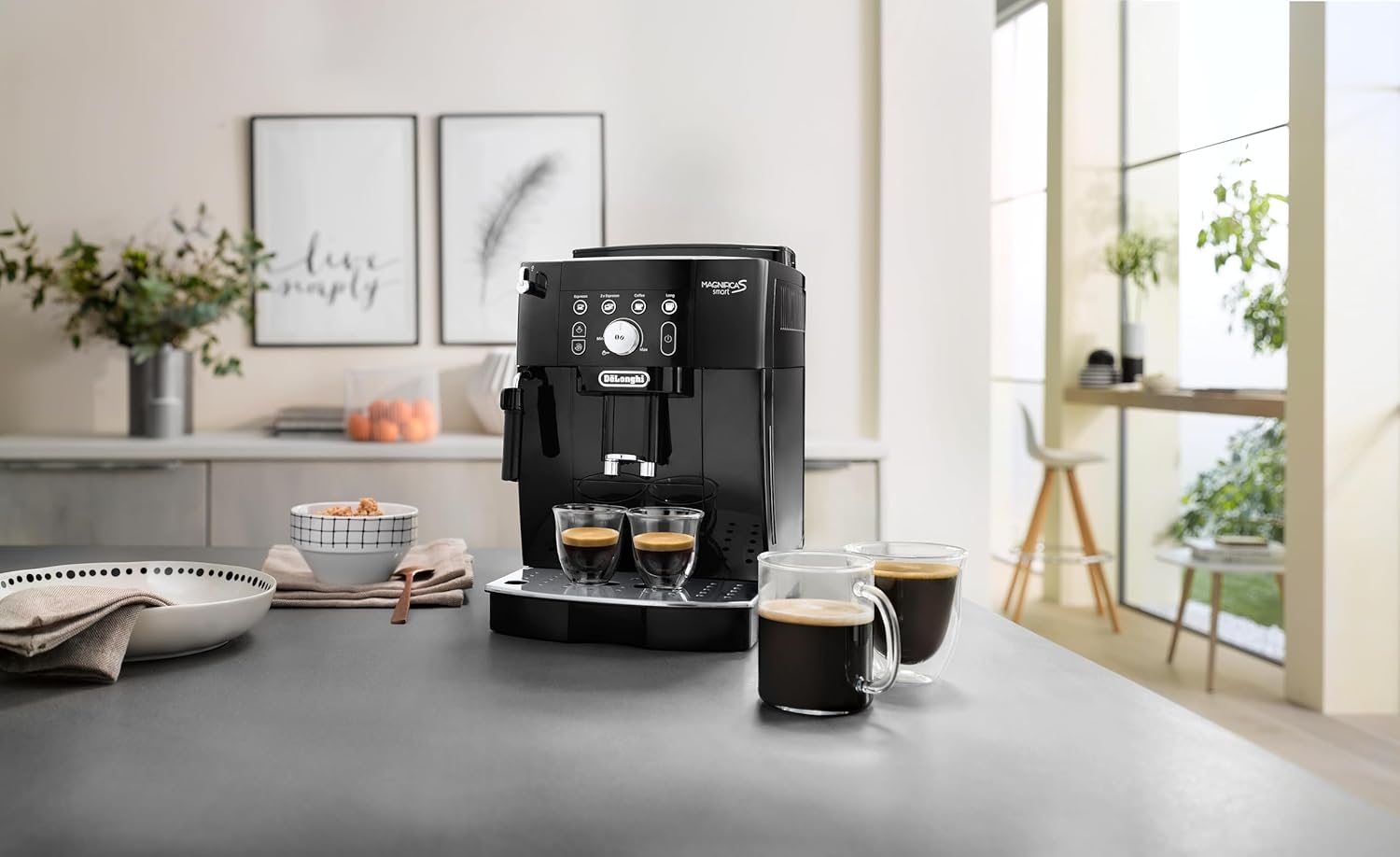 De'Longhi Magnifica S Smart ECAM 230.13.B Kaffeevollautomat mit Milchaufschäumdüse für Cappuccino, Espresso-, Kaffee- und Long Coffee Direktwahltasten und Drehregler, 2-Tassen-Funktion, Schwarz