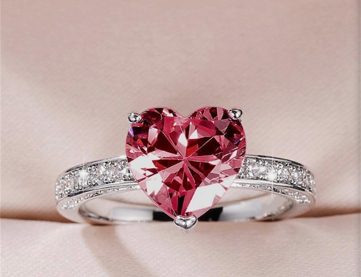 Costume Jewelry Queen Of Hearts Ring WS6563D SIZE 6-7