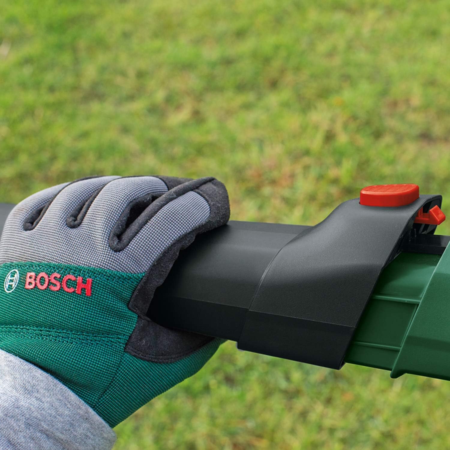 Bosch elektrischer Laubsauger/Laubblser UniversalGardenTidy 3000 (3000 W, Fangsack 50 l, stufenlose Drehzahleinstellung, zum Blasen, Saugen und Hckseln von Laub, in Kartonverpackung)