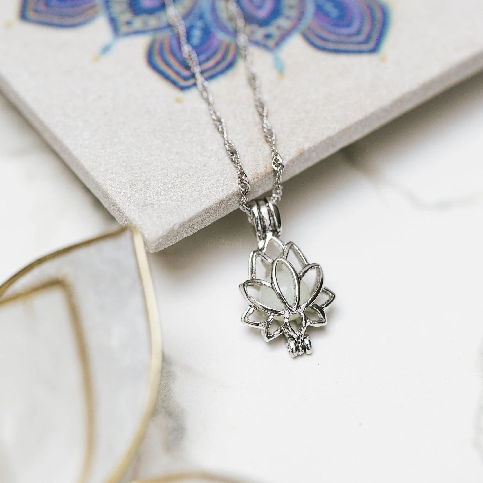 Lotus Ketting - Lichtgevend - Hemelblauw - Bevrijding