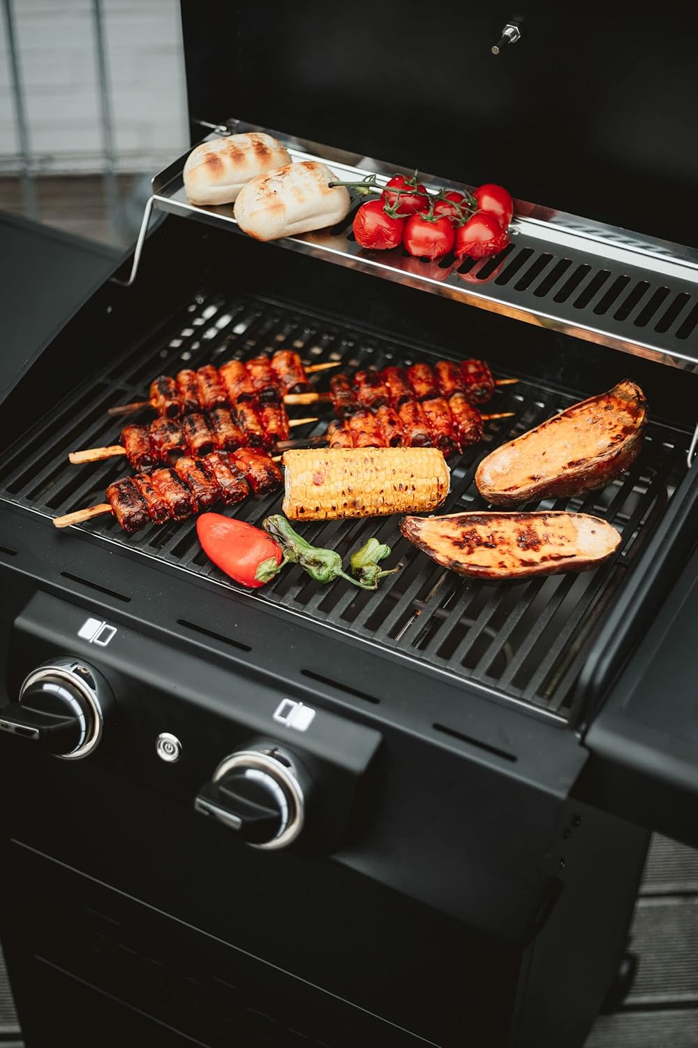 Enders Elektrogrill eCRAVE 2, mit Gussrost, Grillwagen mit viel Stauraum, SIMPLE CLEAN™ Reinigungssystem, 2 leistungsstarke Heizelemente, formstabile Garhaube mit integriertem Thermometer #97116