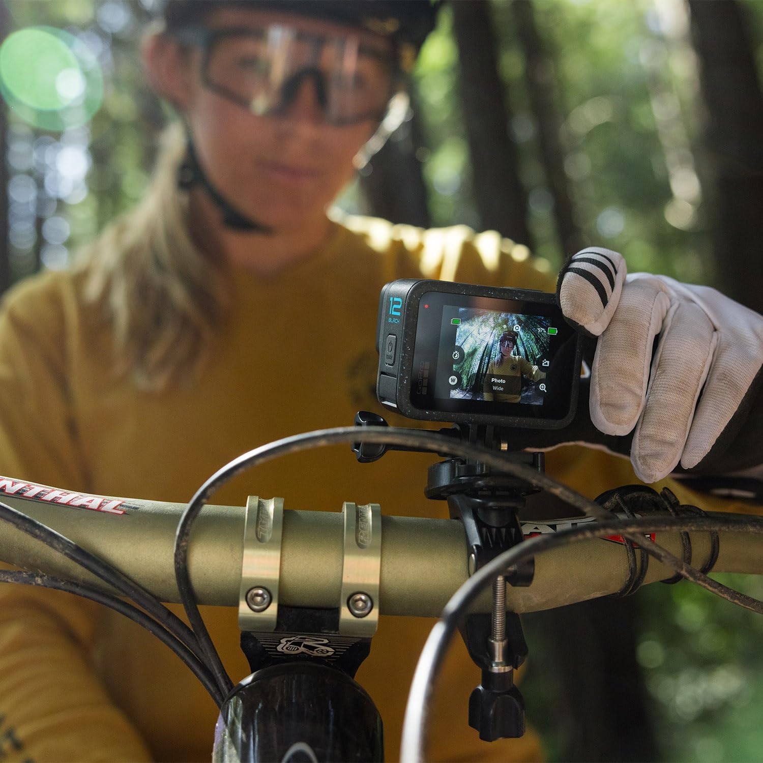 GoPro HERO12 Black - Cámara de acción a Prueba de Agua con Video 5.3K60 Ultra HD, Fotos de 27MP, HDR, Sensor de Imagen de 1/1.9