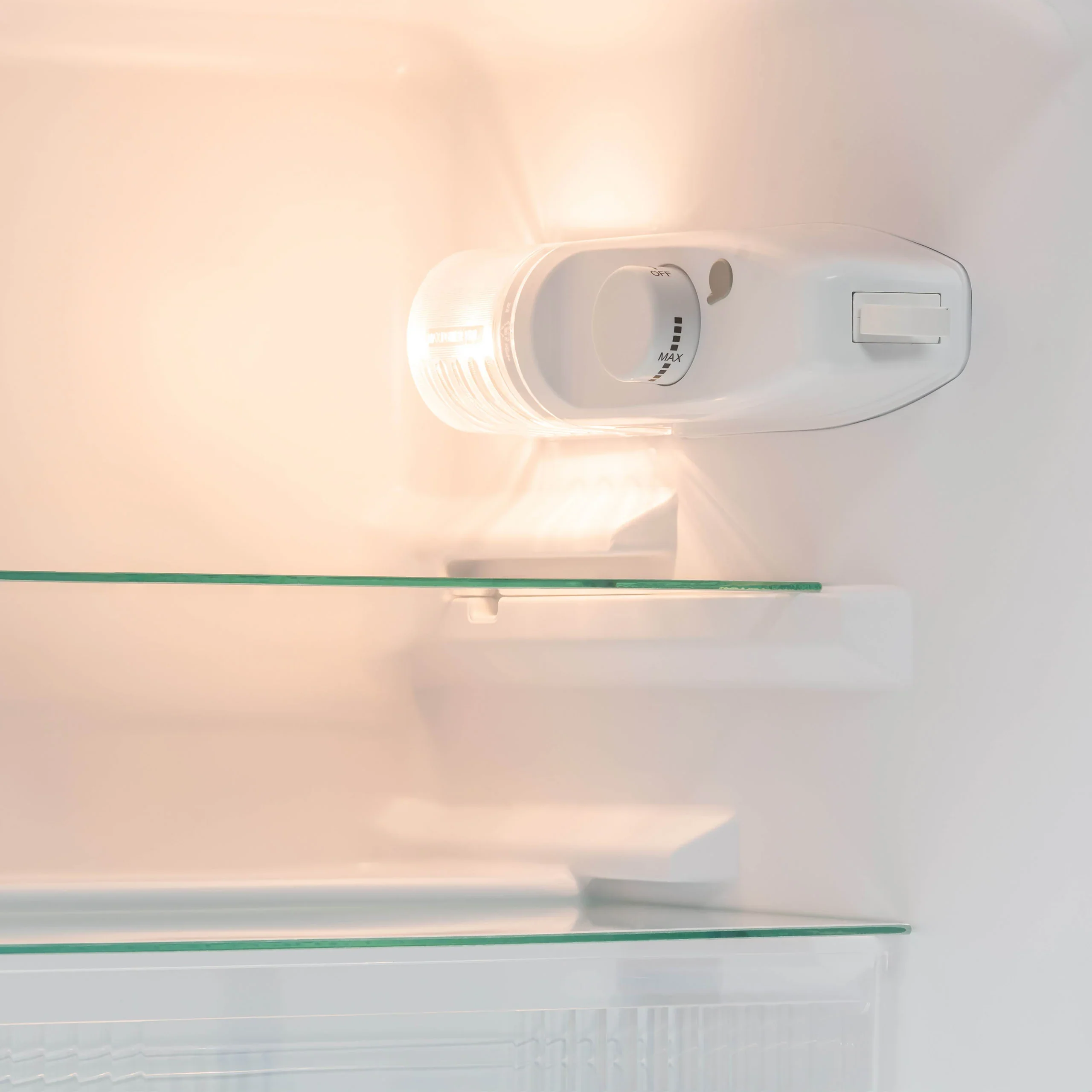 2025 Refrigerador Mini Bar Compacto Newair con Congelador – Negro (3,1 pies³)