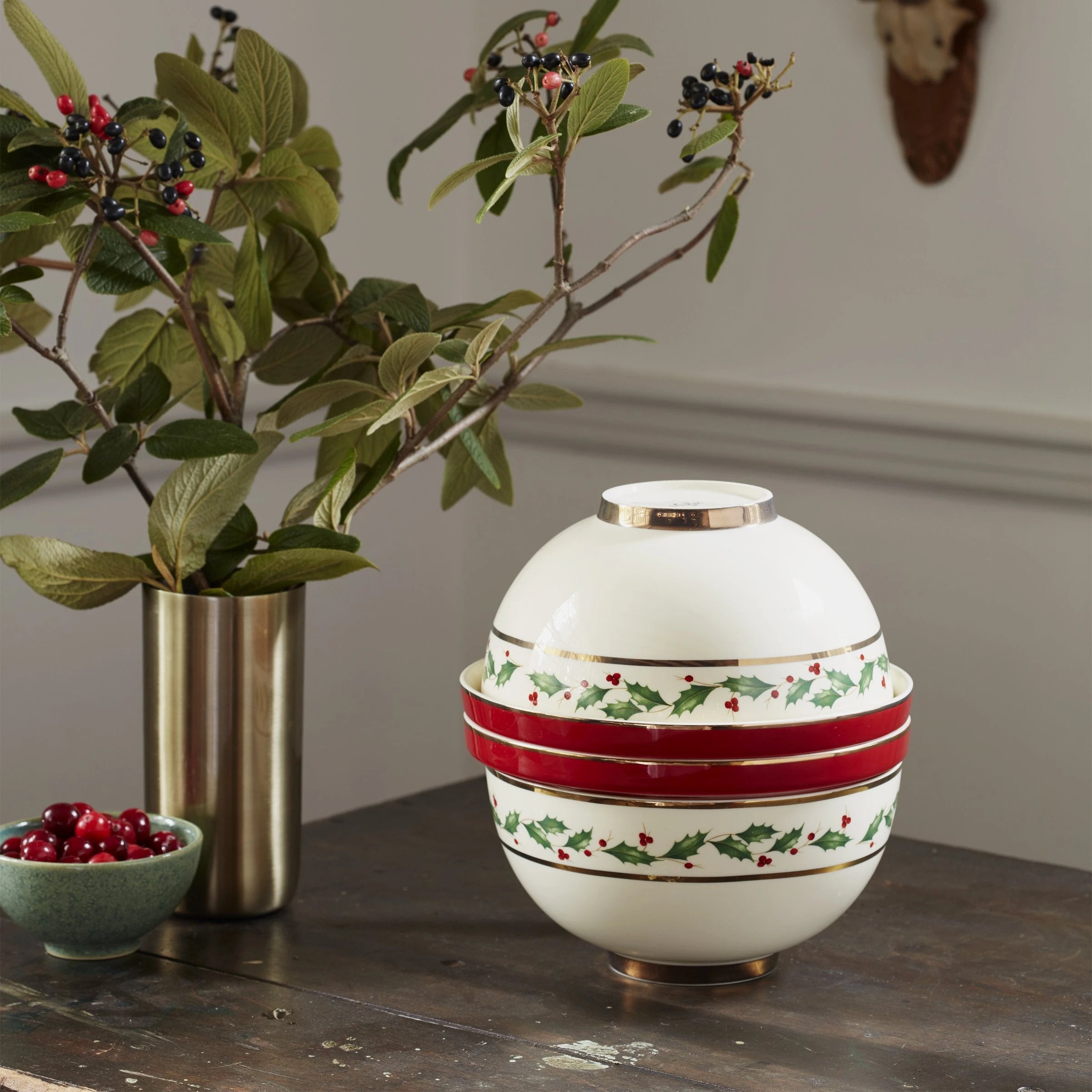 Holiday Luna Nesting Dinnerware Set